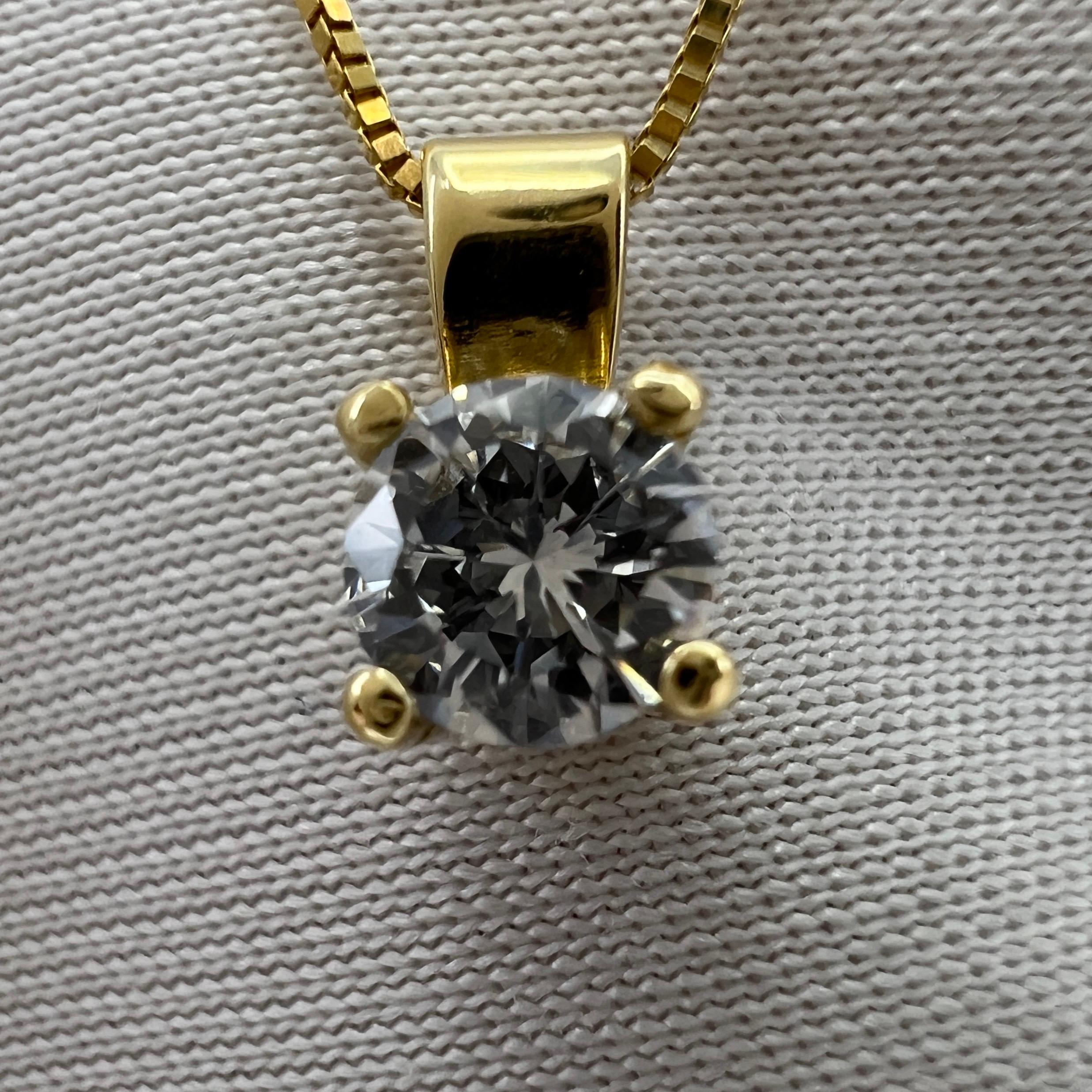 Pendentif solitaire en or jaune 18 carats avec diamants blancs naturels de 0,27 carat, taille ronde Neuf - En vente à Birmingham, GB