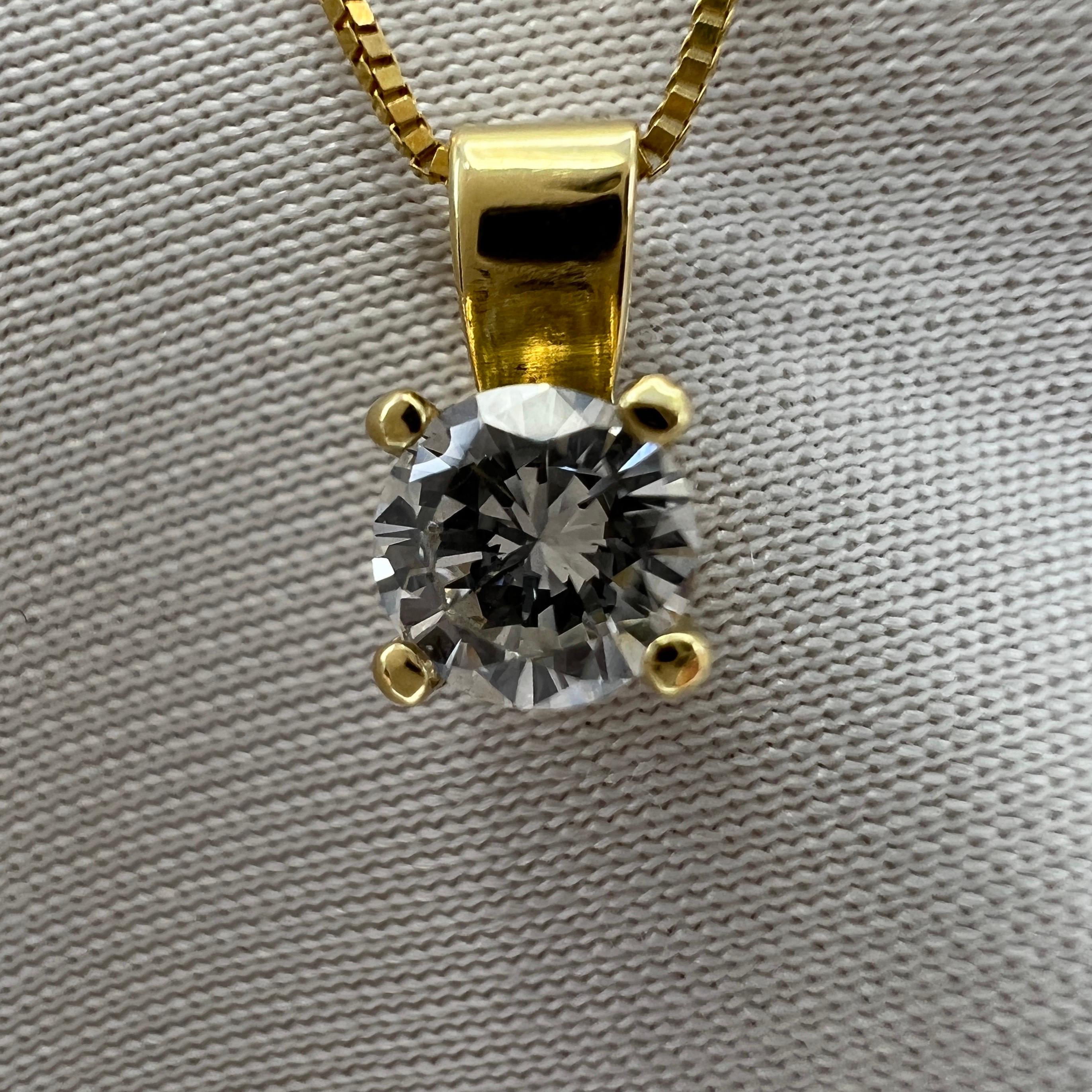 Pendentif solitaire en or jaune 18 carats avec diamants blancs naturels de 0,27 carat, taille ronde en vente 2