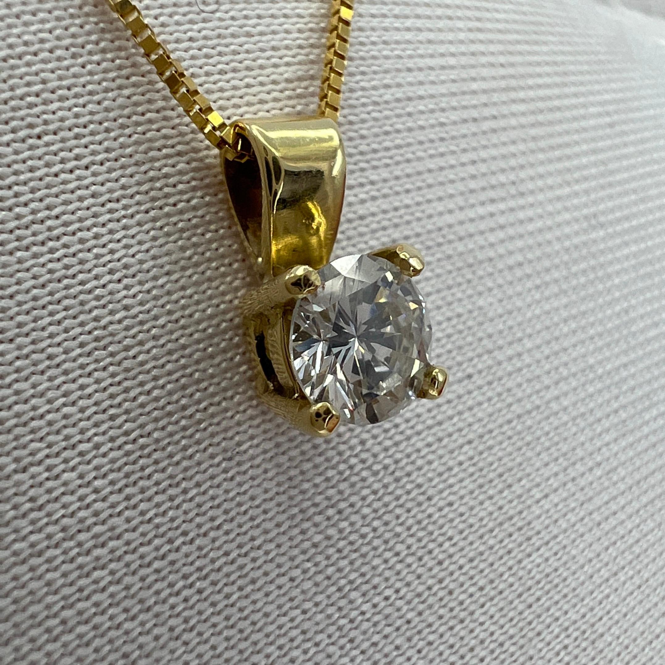 Pendentif solitaire en or jaune 18 carats avec diamants blancs naturels de 0,27 carat, taille ronde en vente 3