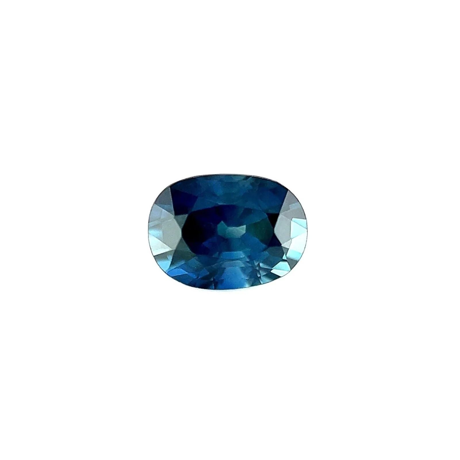 Fine 0.86ct Green Blue Natural Thai Sapphire Oval Cut Rare Gem VS For Sale
