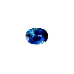 Fine pierre précieuse thaïlandaise rare saphir bleu vif de 1,05 carat de taille ovale VVS