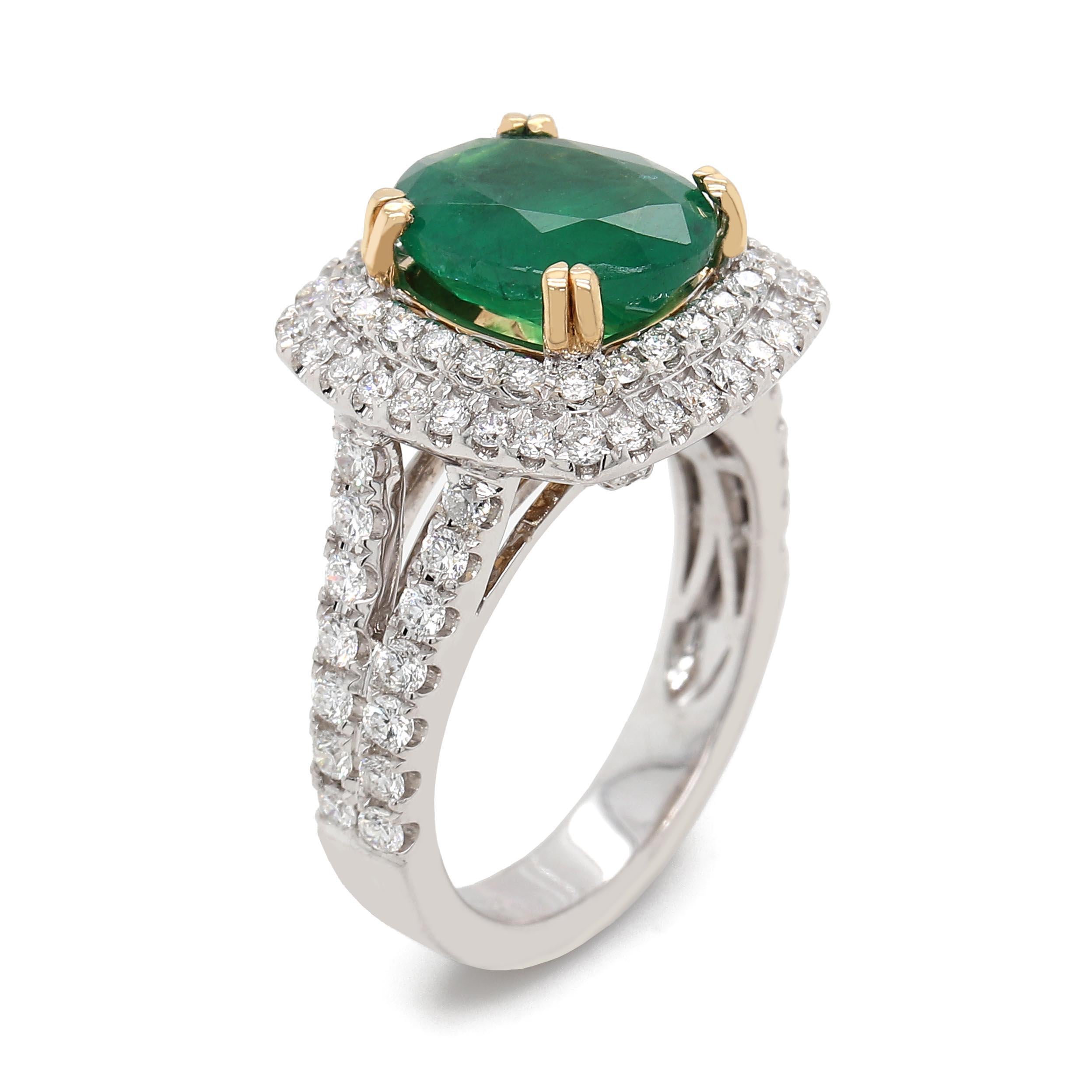 Feiner 1,06 Karat Smaragd-Ring aus 18 Karat 2farbigem Gold (Brillantschliff) im Angebot