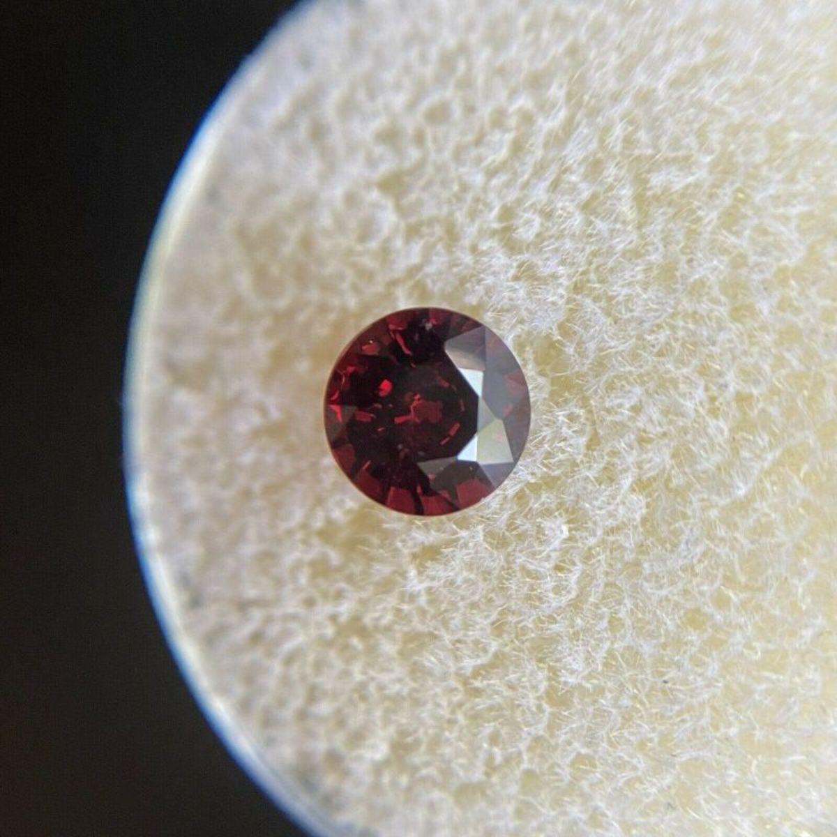 Fine 1.15ct Vivid Red Spessartine Garnet Round Diamond Cut Loose Gem In New Condition In Birmingham, GB