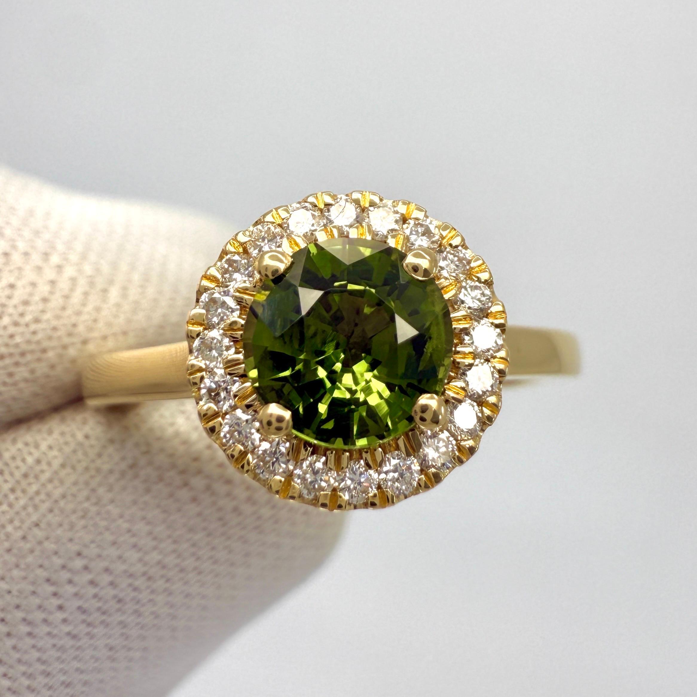 Feiner 1,25ct Rundschliff Lebendiger Grüner Saphir & Diamant 18k Gelbgold Halo Ring im Angebot 3