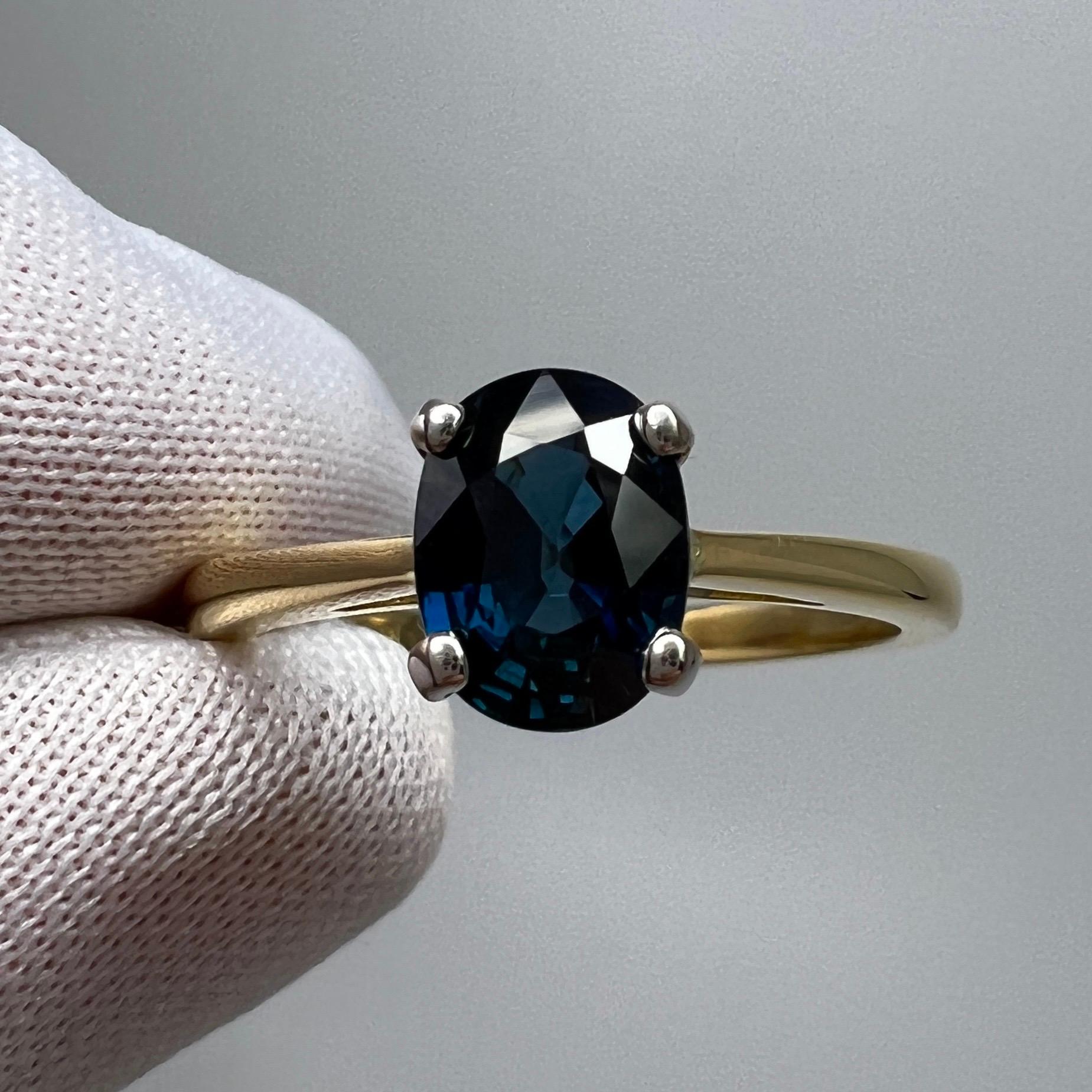 Bague solitaire en or blanc et jaune 18 carats avec saphir bleu sarcelle taille ovale de 1,47 carat Unisexe en vente