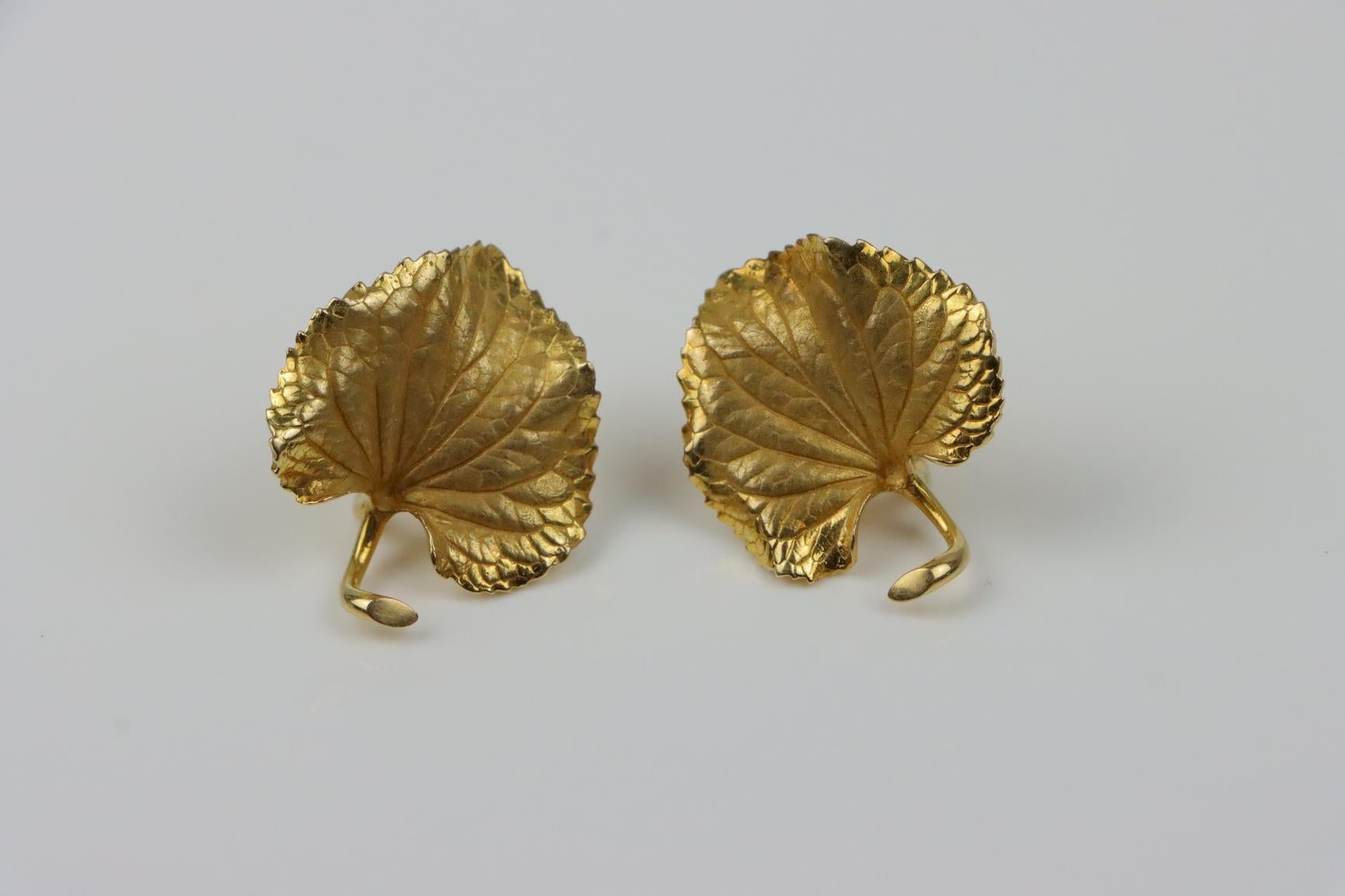 Feine 14K Gold Brosche Pin Ohrring Set im Angebot 7
