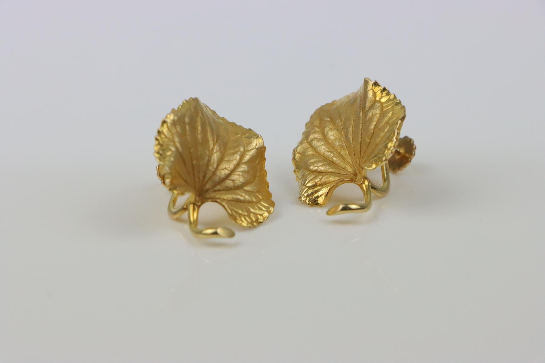 Feine 14K Gold Brosche Pin Ohrring Set im Angebot 8