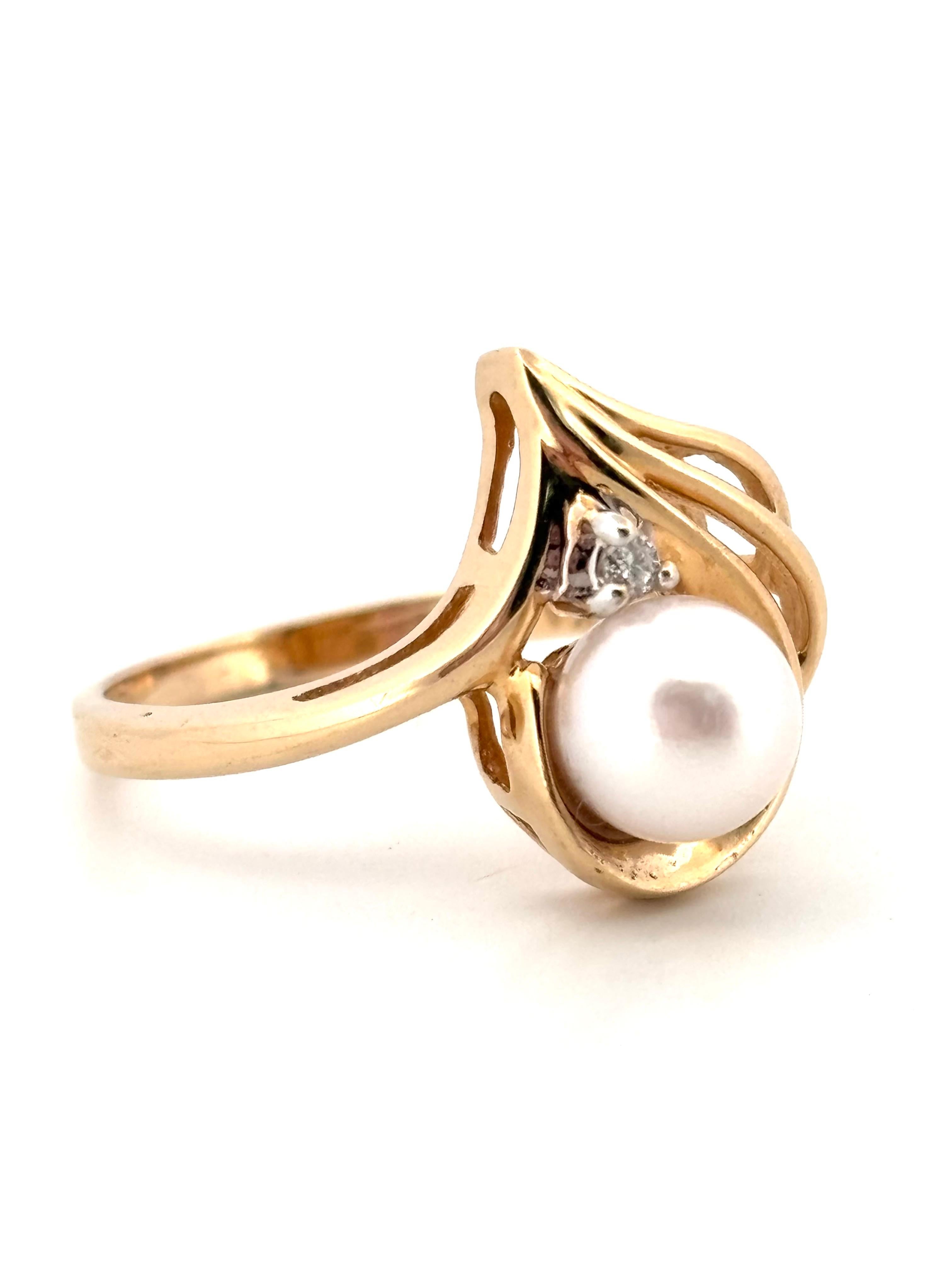 Bague en or jaune 14 carats perle d'eau douce 6,5 mm et diamant rond Unisexe en vente