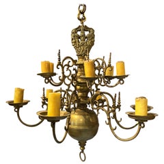 Fino candelabro de 12 luces de latón polaco u holandés de los siglos XVII-XVIII