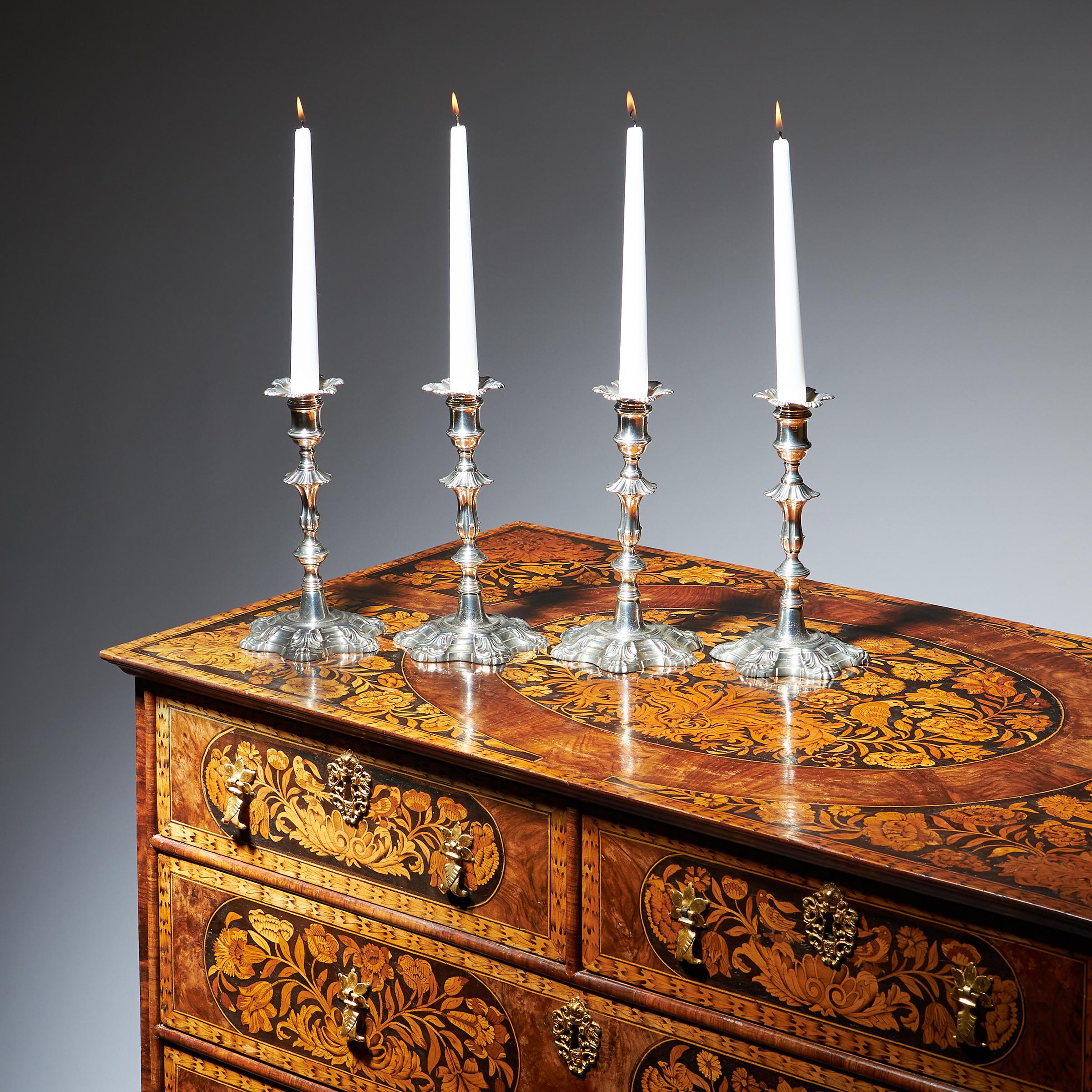 Fine 17th Century William and Mary Figured Walnut Marquetry Chest of Drawers For Sale 5