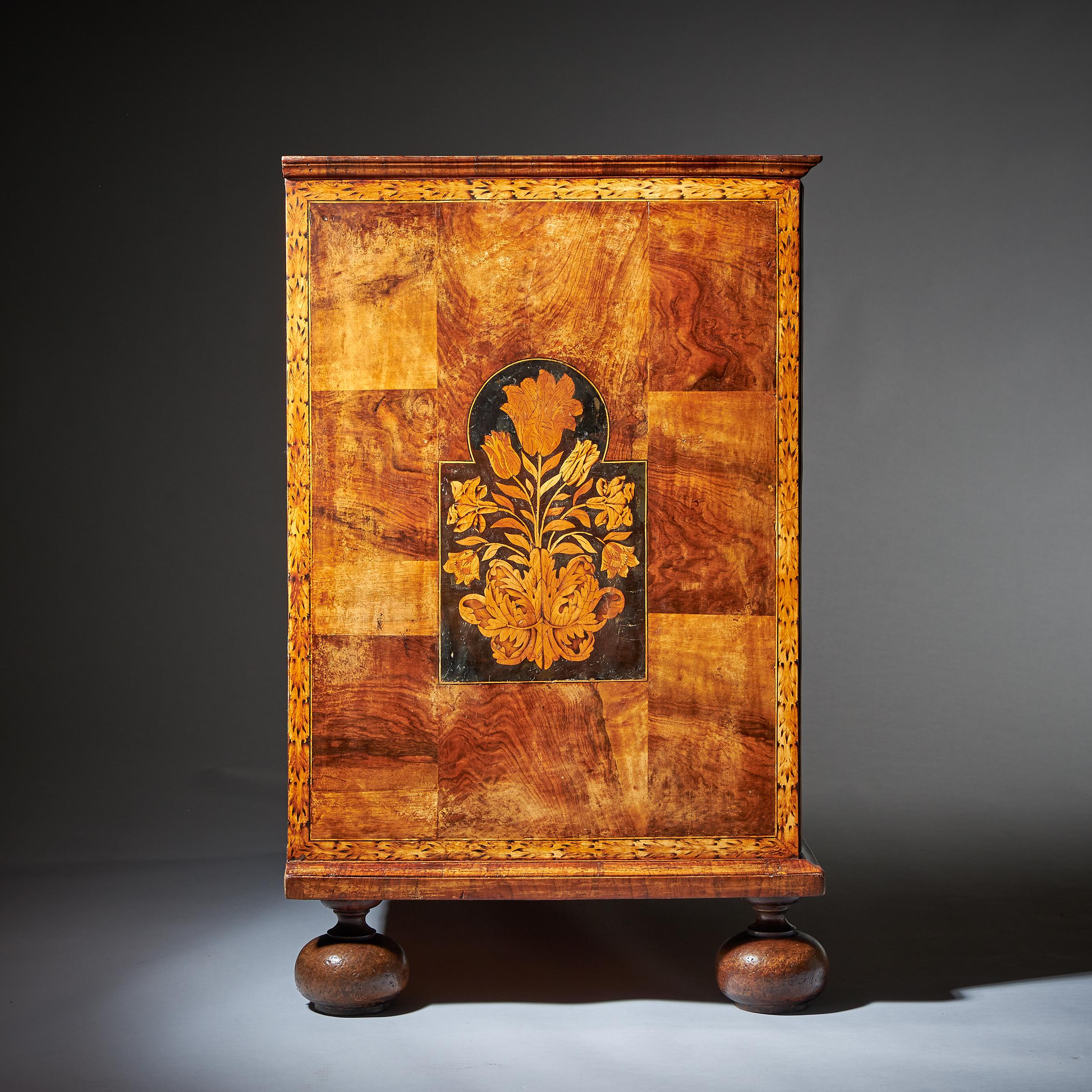 Fine 17th Century William and Mary Figured Walnut Marquetry Chest of Drawers For Sale 2