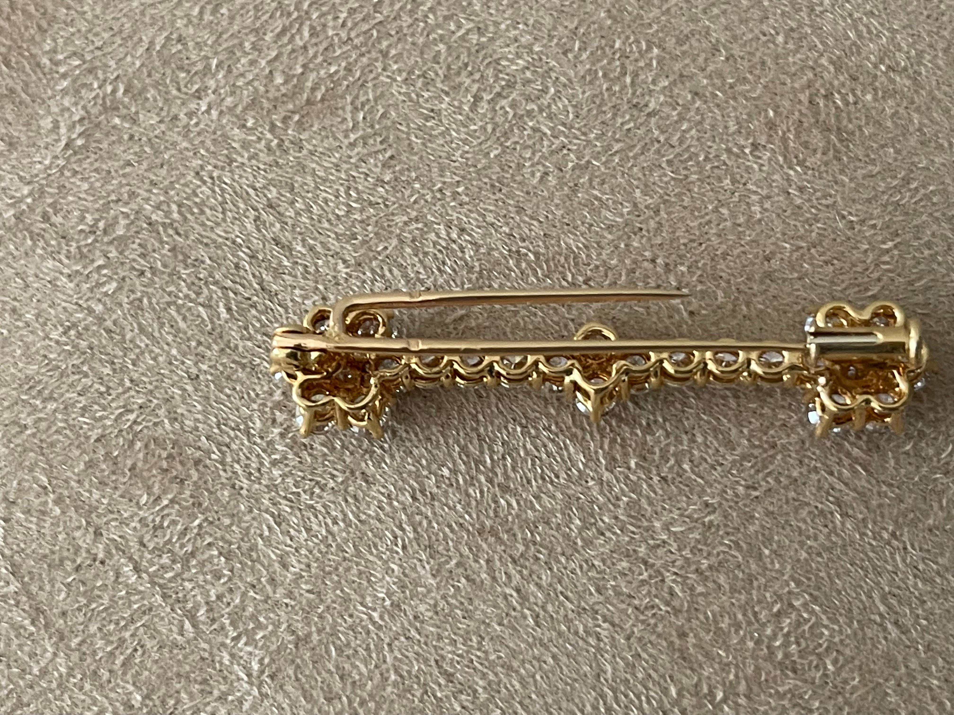 Fine 18 K Yellow Gold Diamond Bar Pin by Boucheron In Good Condition For Sale In Zurich, Zollstrasse