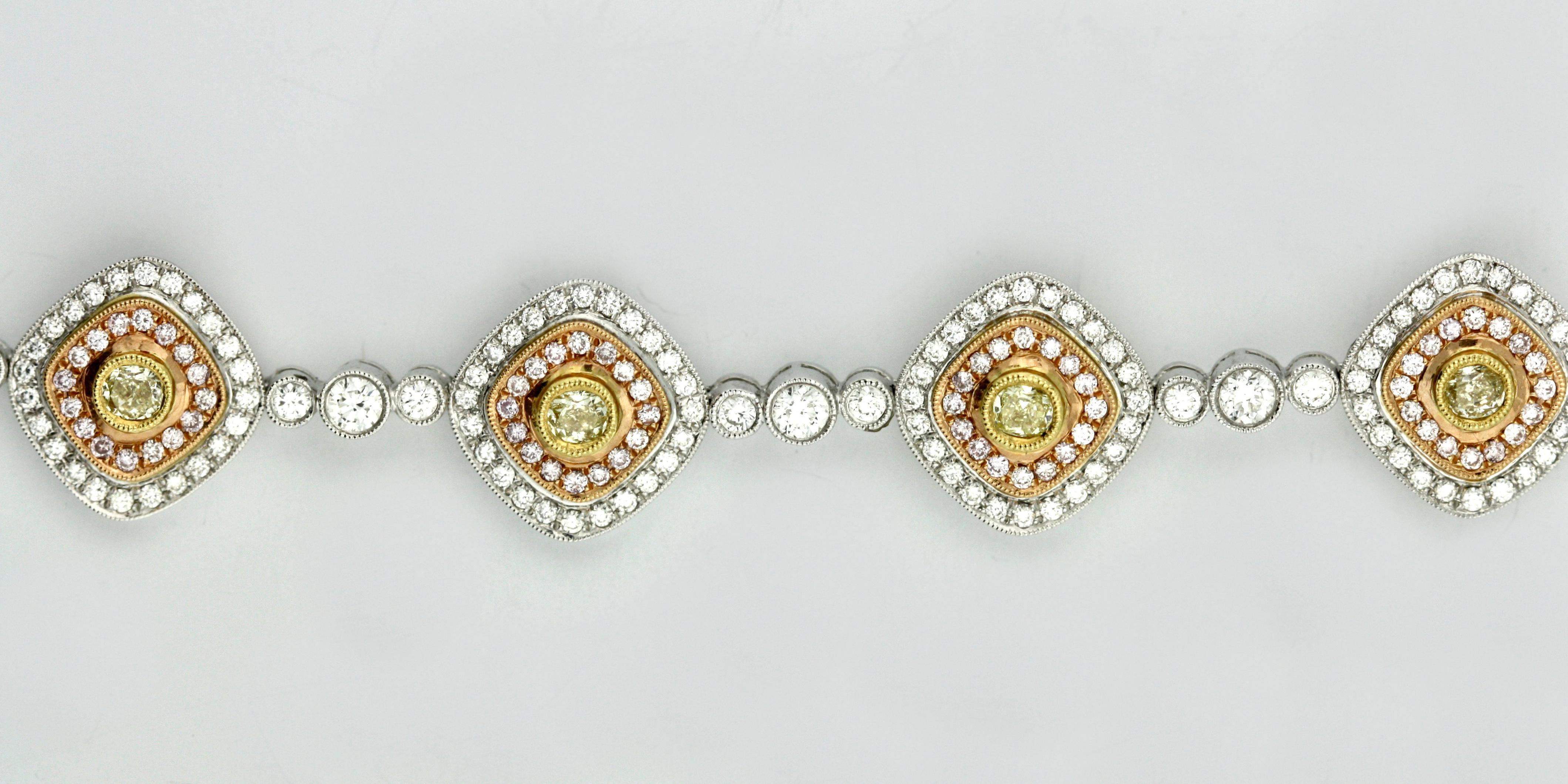 Fine 18 Karat Gold, Diamond and Diamond Bracelet In Good Condition In Palm Beach, FL