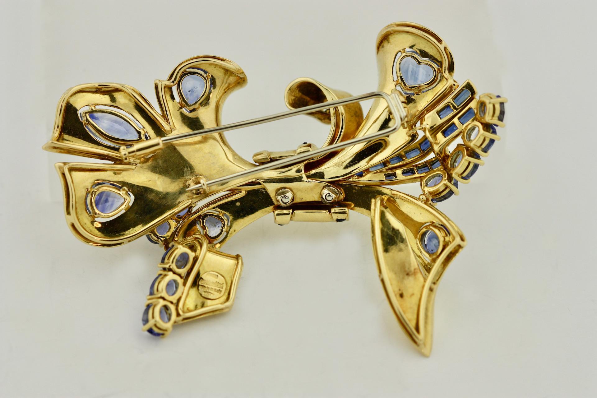 Fine 18 Karat Two-Color Gold and Sapphire Brooch, Sabbadini In Good Condition In Palm Beach, FL