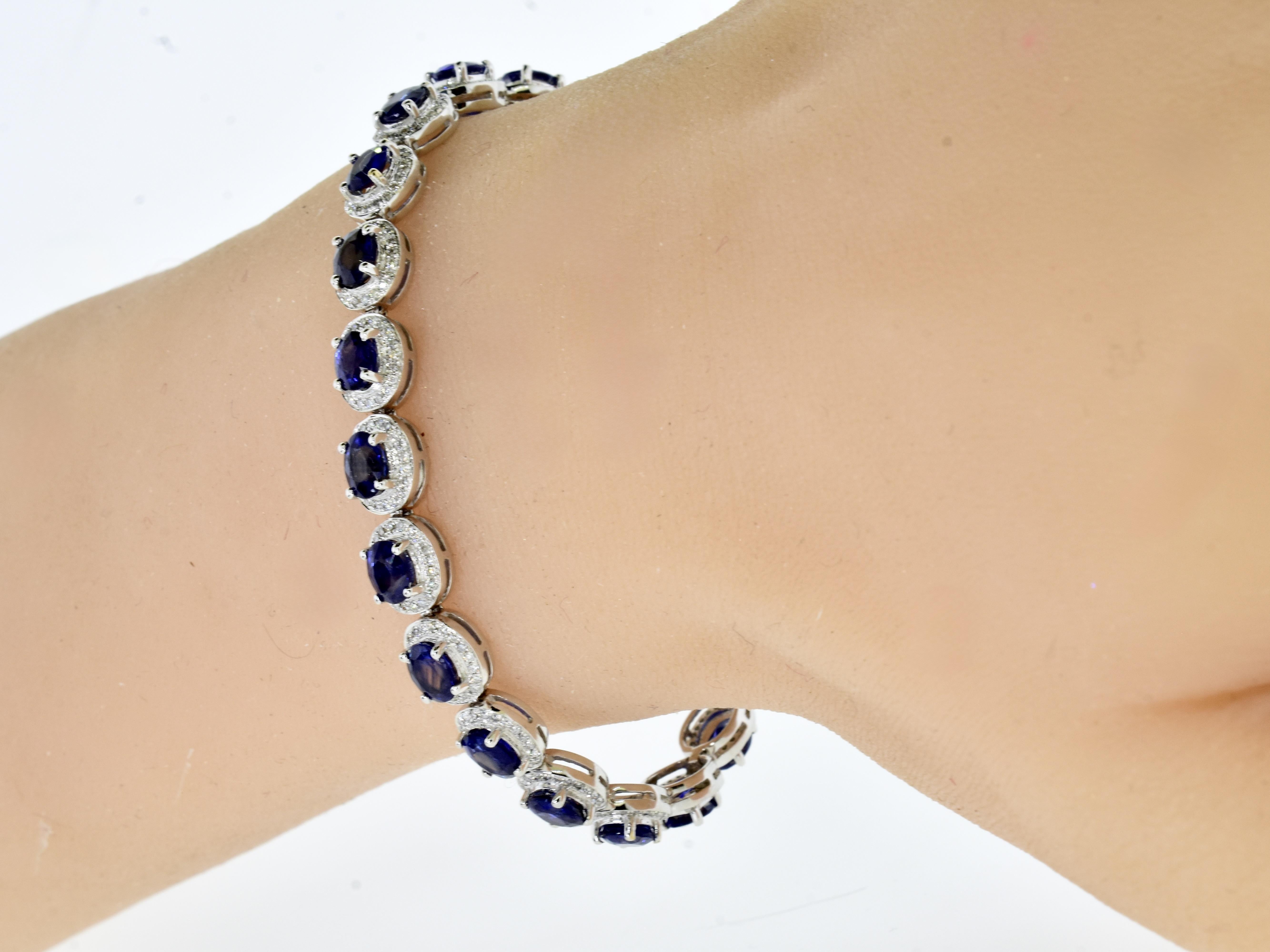Taille ovale Bracelet contemporain en diamant, 2,25 cts, et saphir, 4,20 cts, 18K en vente