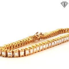 Fine 18K Gold Carré Cut Diamond Line Bracelet, 7.18 Carats F–H VS2