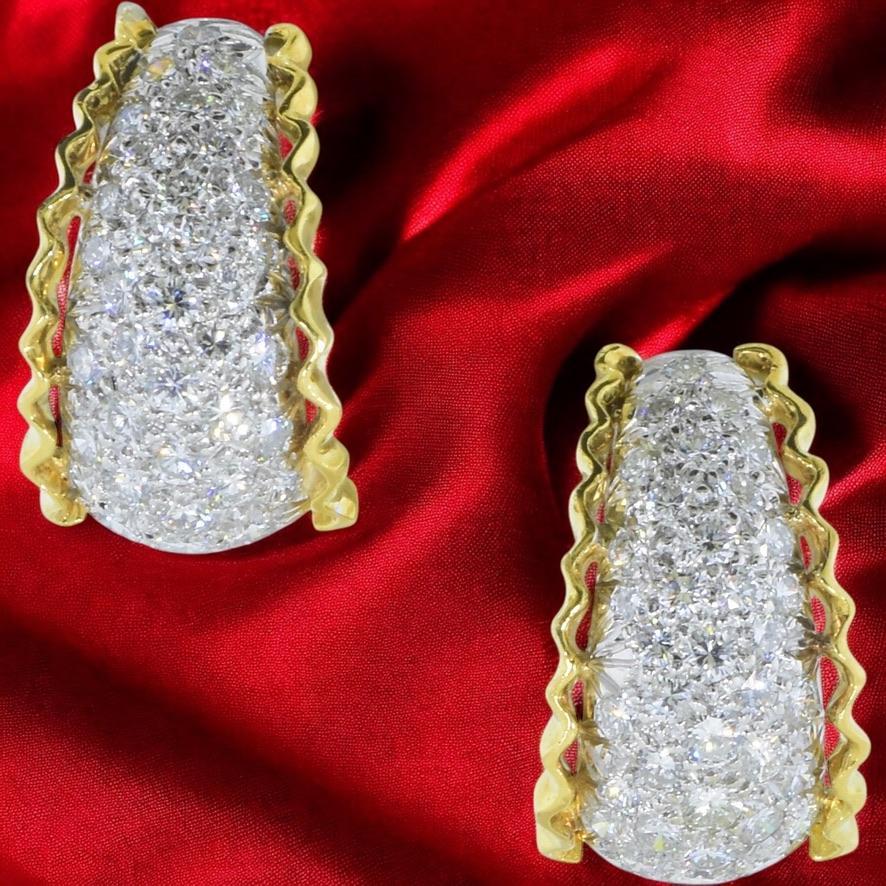 Boucles d'oreilles en or blanc et jaune 18 carats serties de 2,15 carats de diamants fins Excellent état - En vente à Aspen, CO