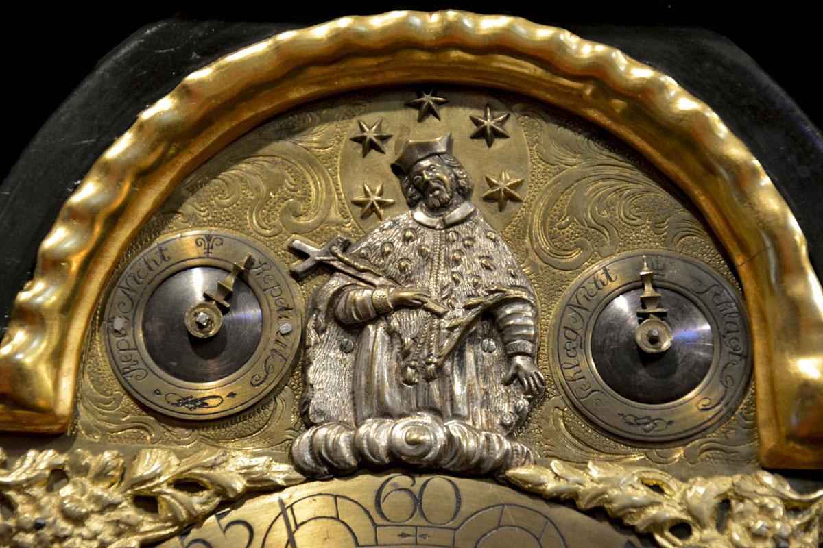 Austrian Fine 18th Century Bracket Clock For Sale