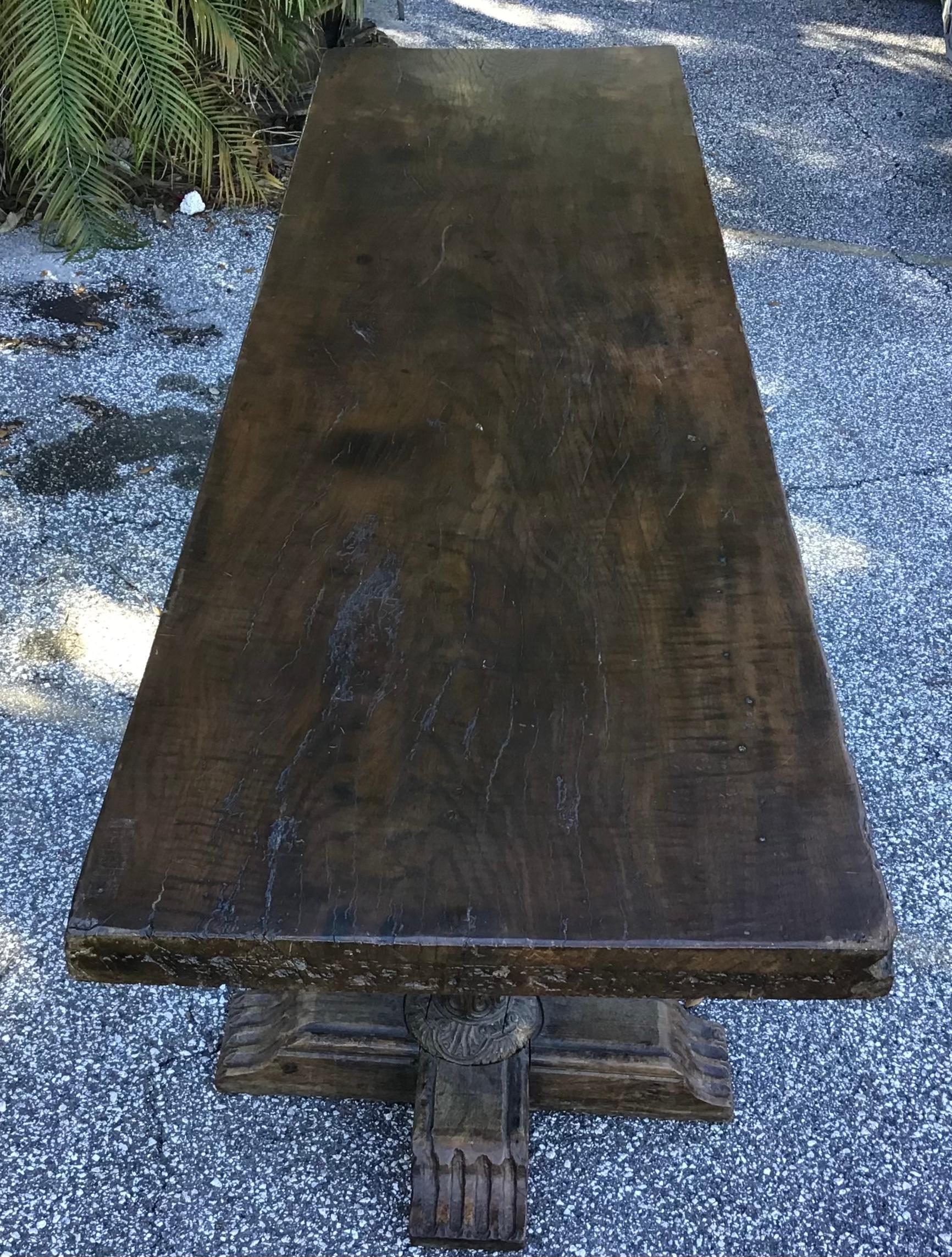 Fine 18th Century Carved Dining Table 1
