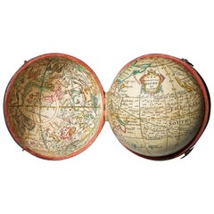 Globe céleste de poche anglais du 18e siècle par Nathaniel Hill:: Londres:: 1754