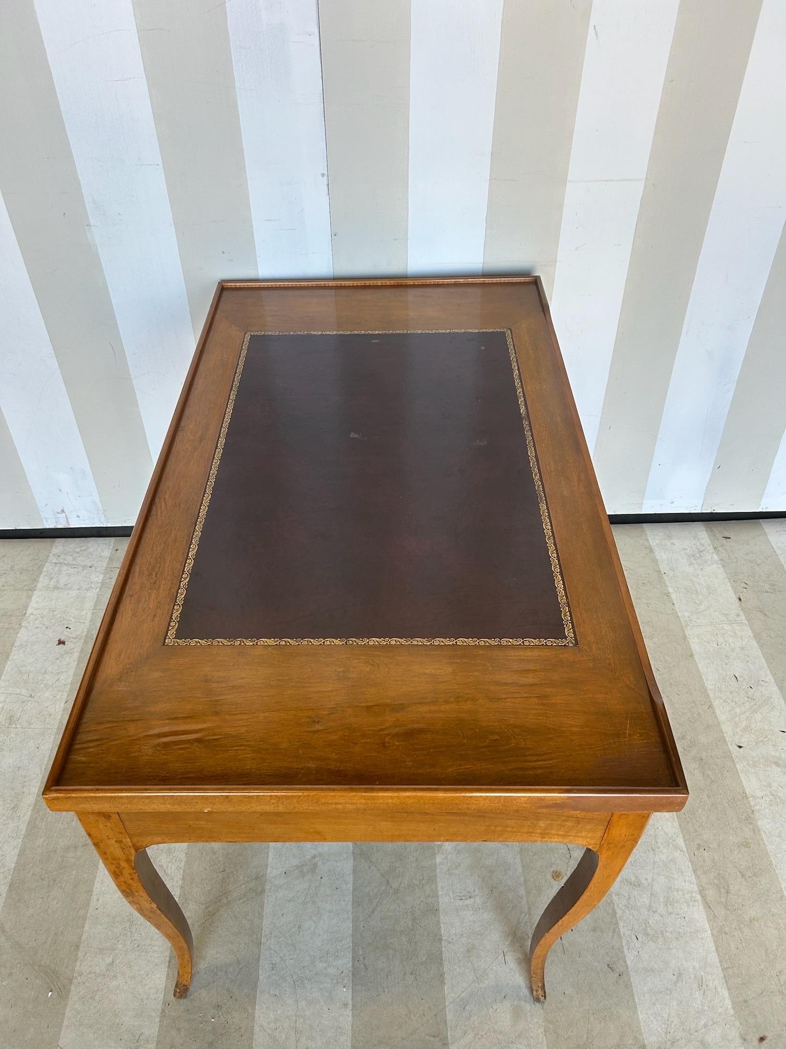 Fine 18th Century French Games Table with removable Leathertop Writing Desk For Sale 5