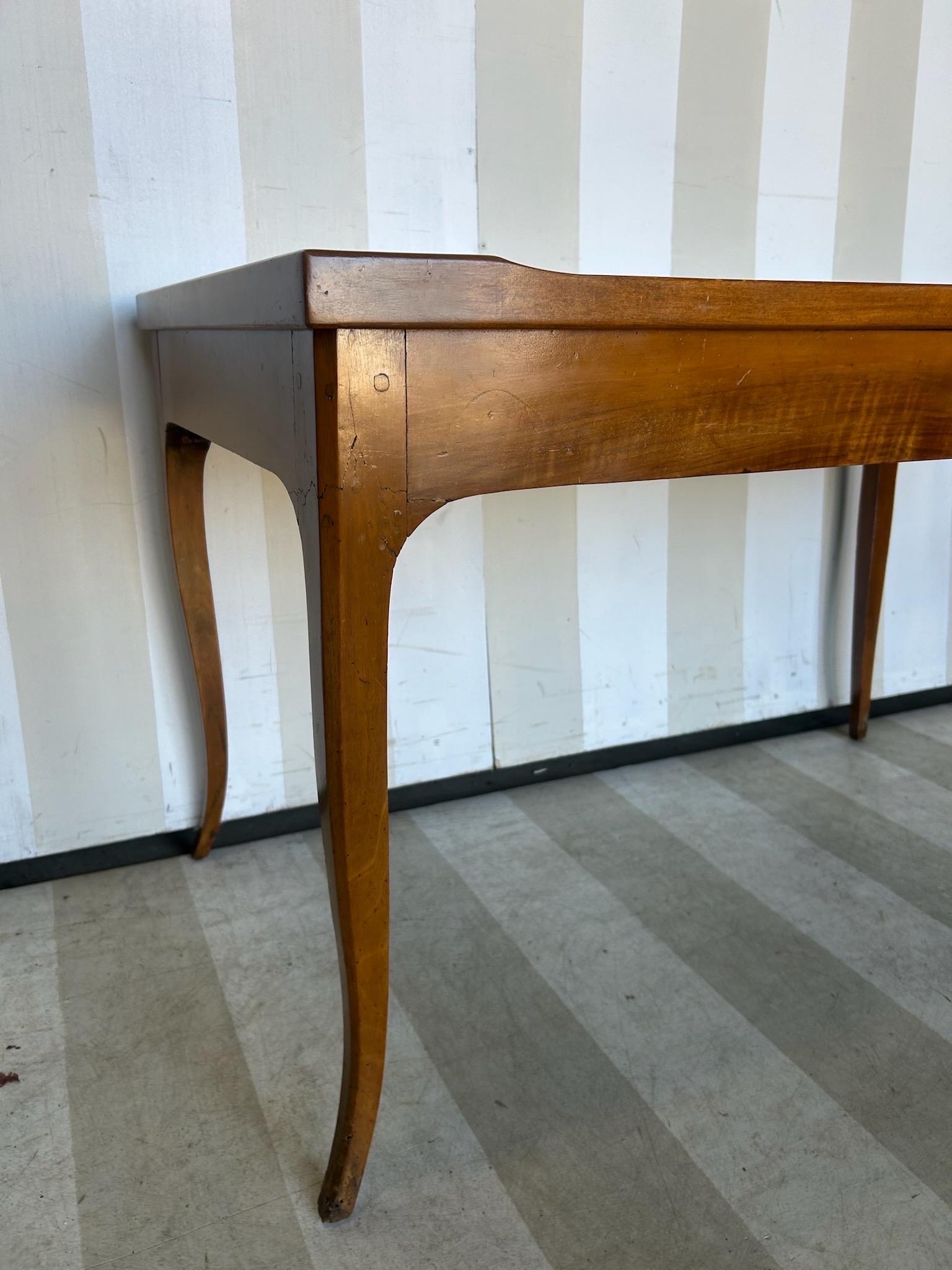 Fine 18th Century French Games Table with removable Leathertop Writing Desk For Sale 7