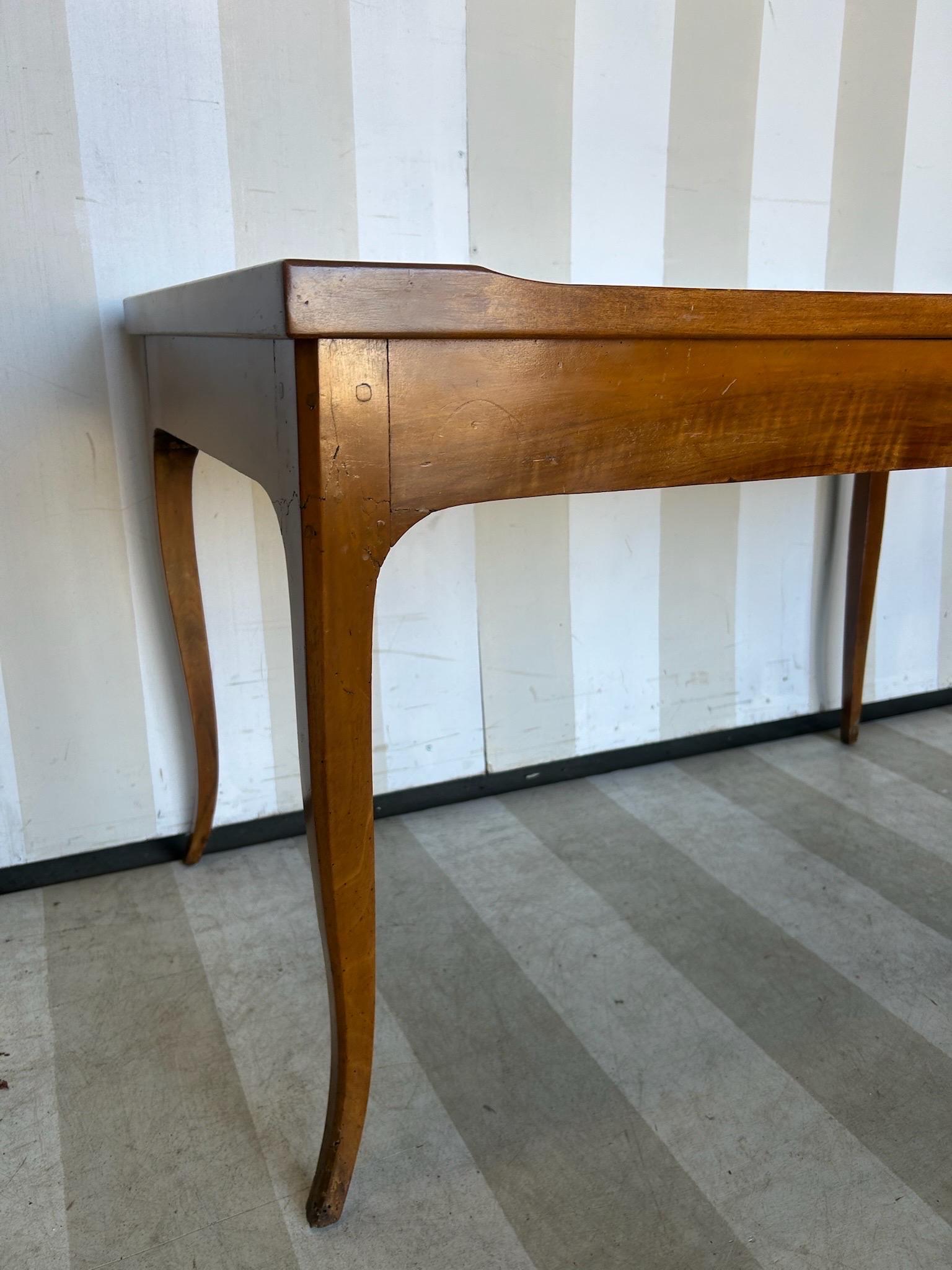 Fine 18th Century French Games Table with removable Leathertop Writing Desk For Sale 8