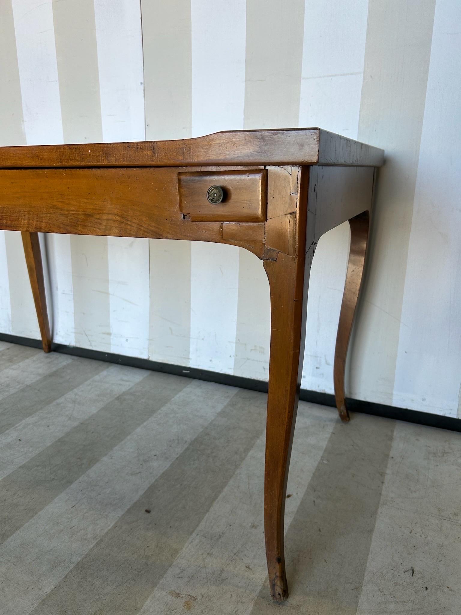 Fine 18th Century French Games Table with removable Leathertop Writing Desk For Sale 9