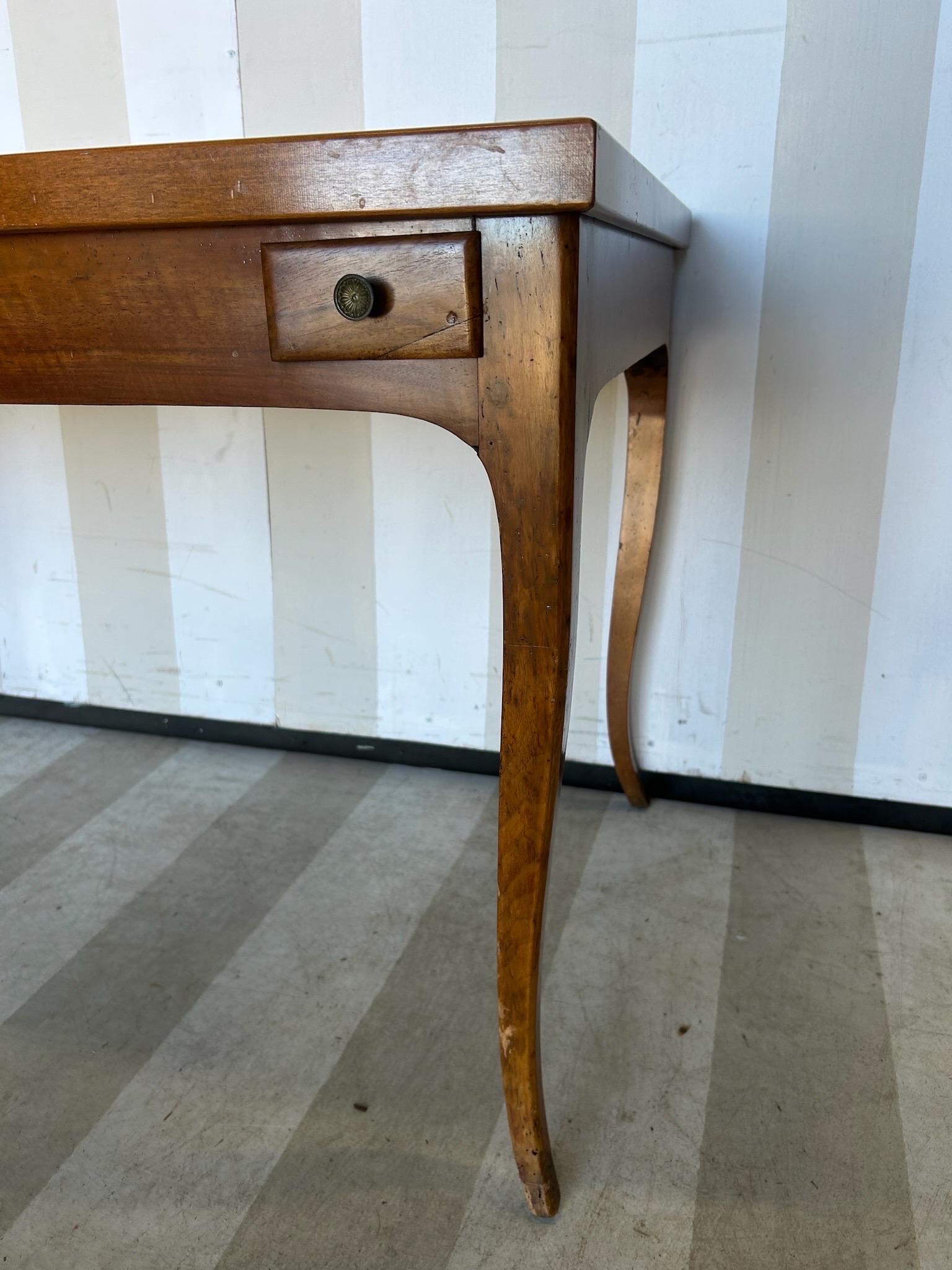 Fine 18th Century French Games Table with removable Leathertop Writing Desk For Sale 2