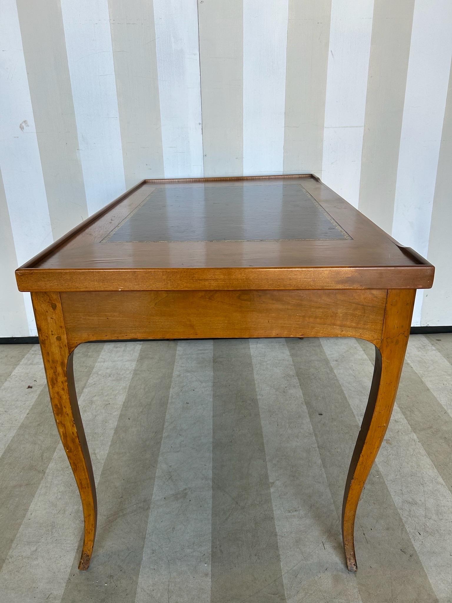 Fine 18th Century French Games Table with removable Leathertop Writing Desk For Sale 4