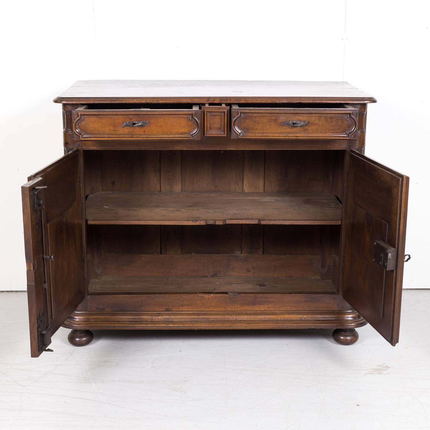 Fine 18th Century French Period Louis XIV Walnut Lyonnais Buffet For Sale 2