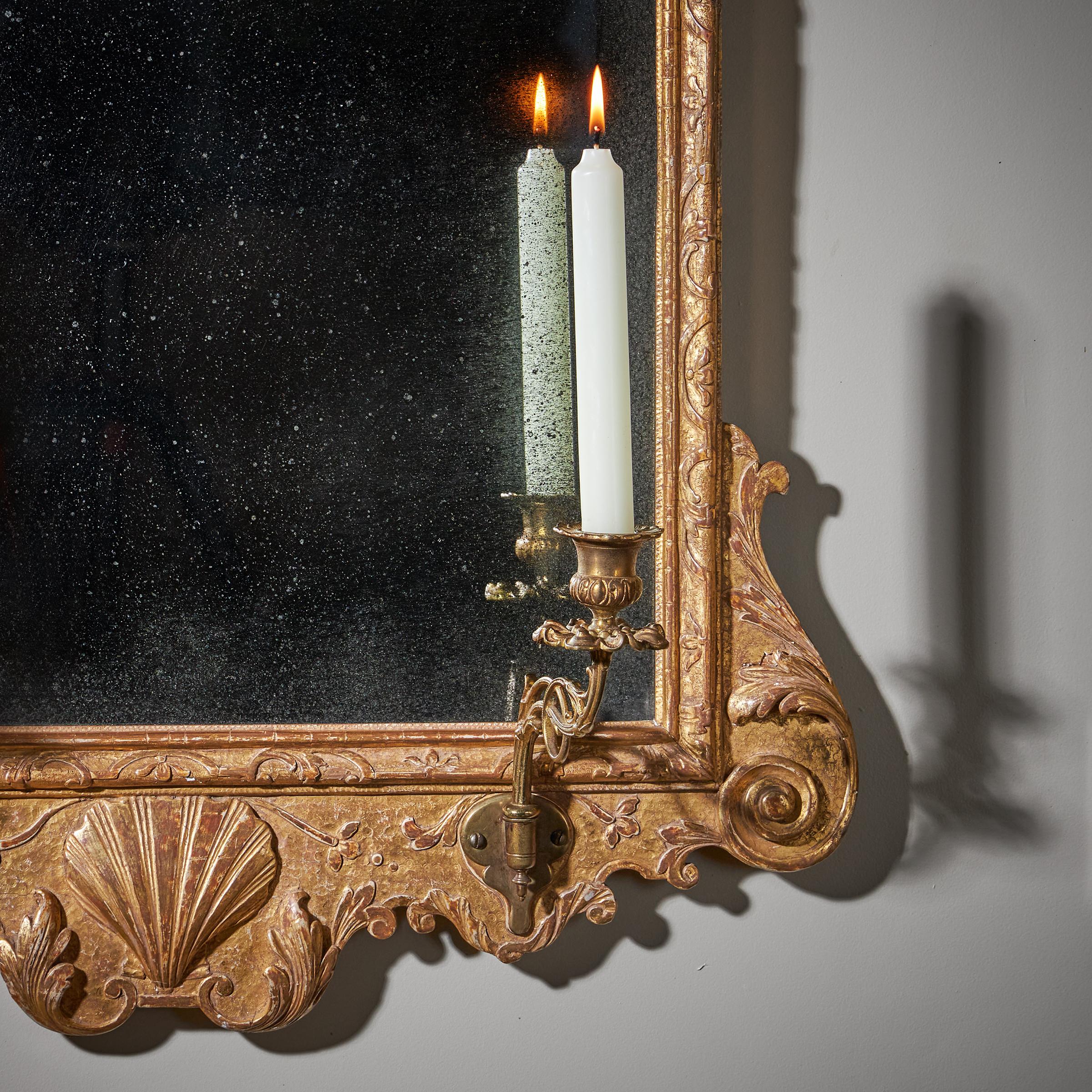 Doré Miroir de pilier ou de console en gesso doré George I du 18ème siècle, à la manière de Belchier en vente