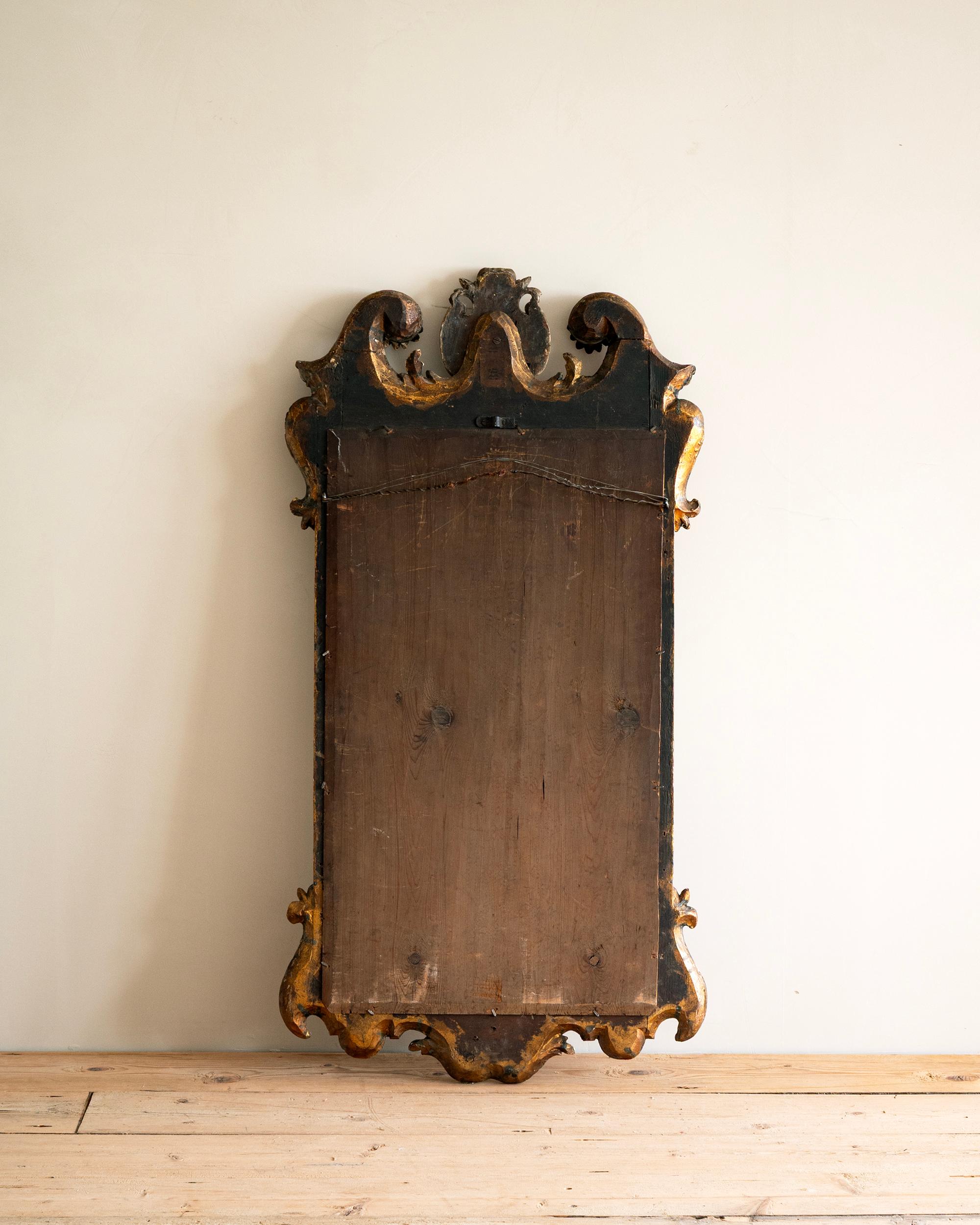 Fine 18th Century George II Gilt Wood Mirror In Good Condition For Sale In Allerum, SE