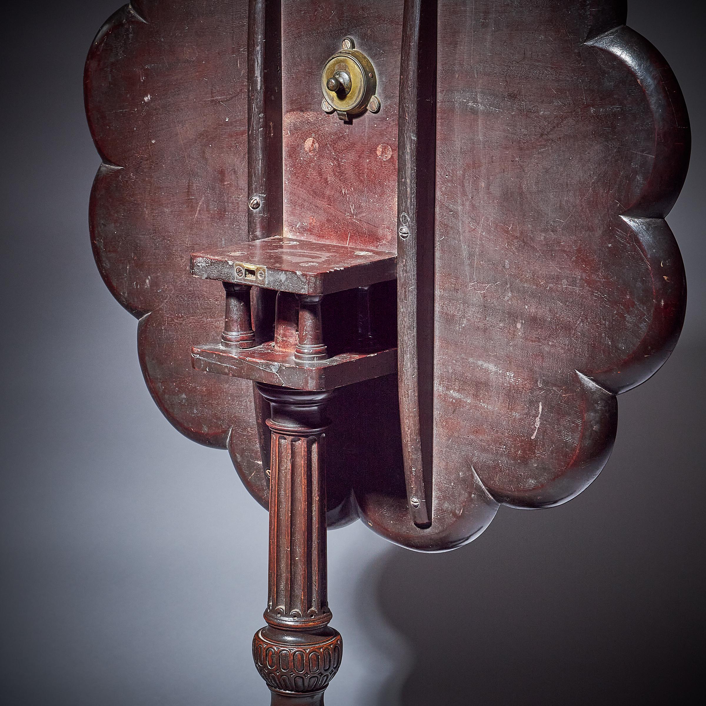 Fine 18th Century George III Chippendale Mahogany Pie-Crust Tripod Table 4