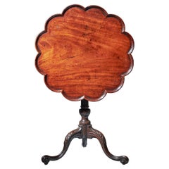 Fine 18th Century George III Chippendale Mahogany Pie-Crust Tripod Table