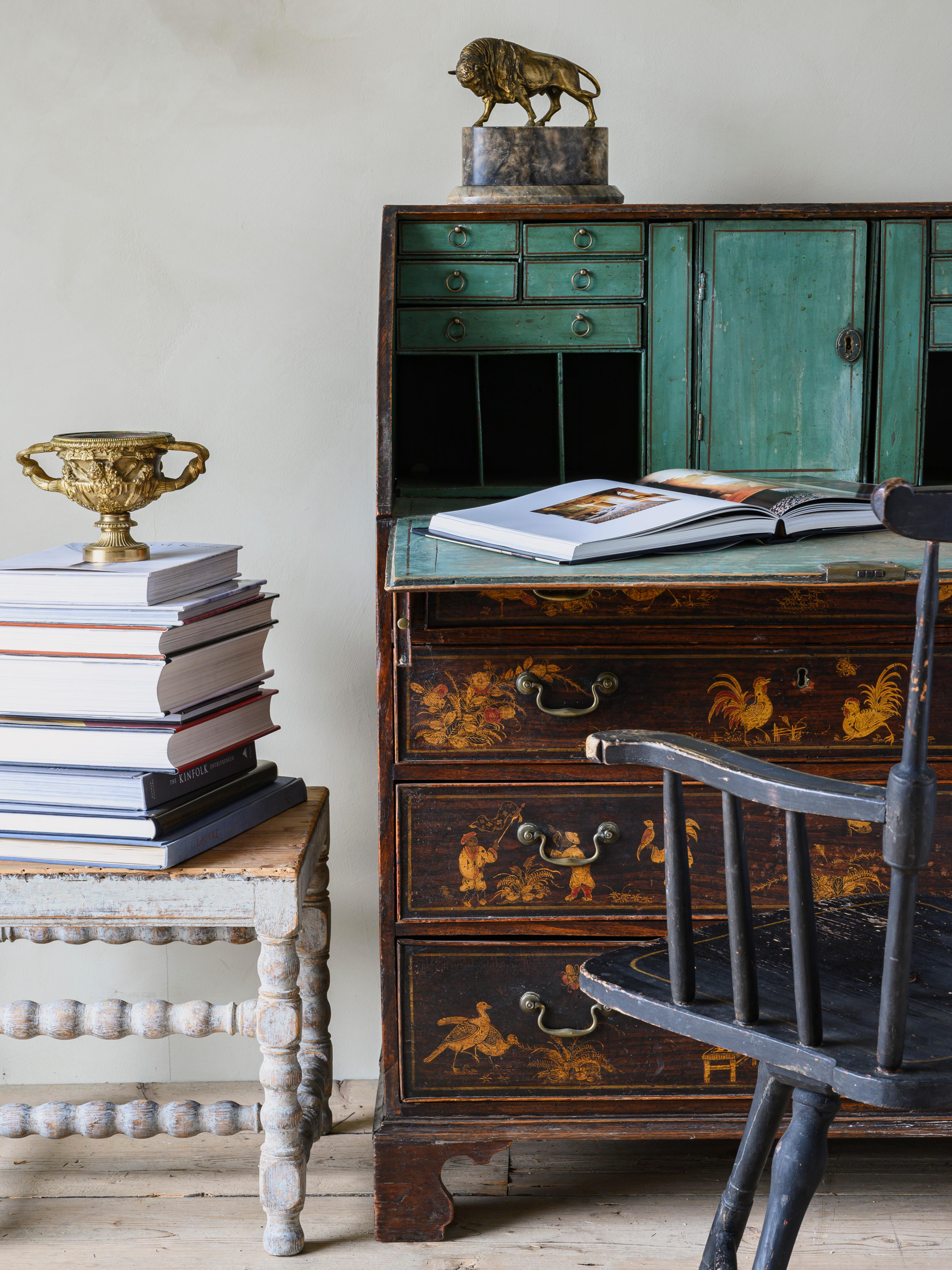 English Fine 18th Century Georgian Chinoiserie Bureau