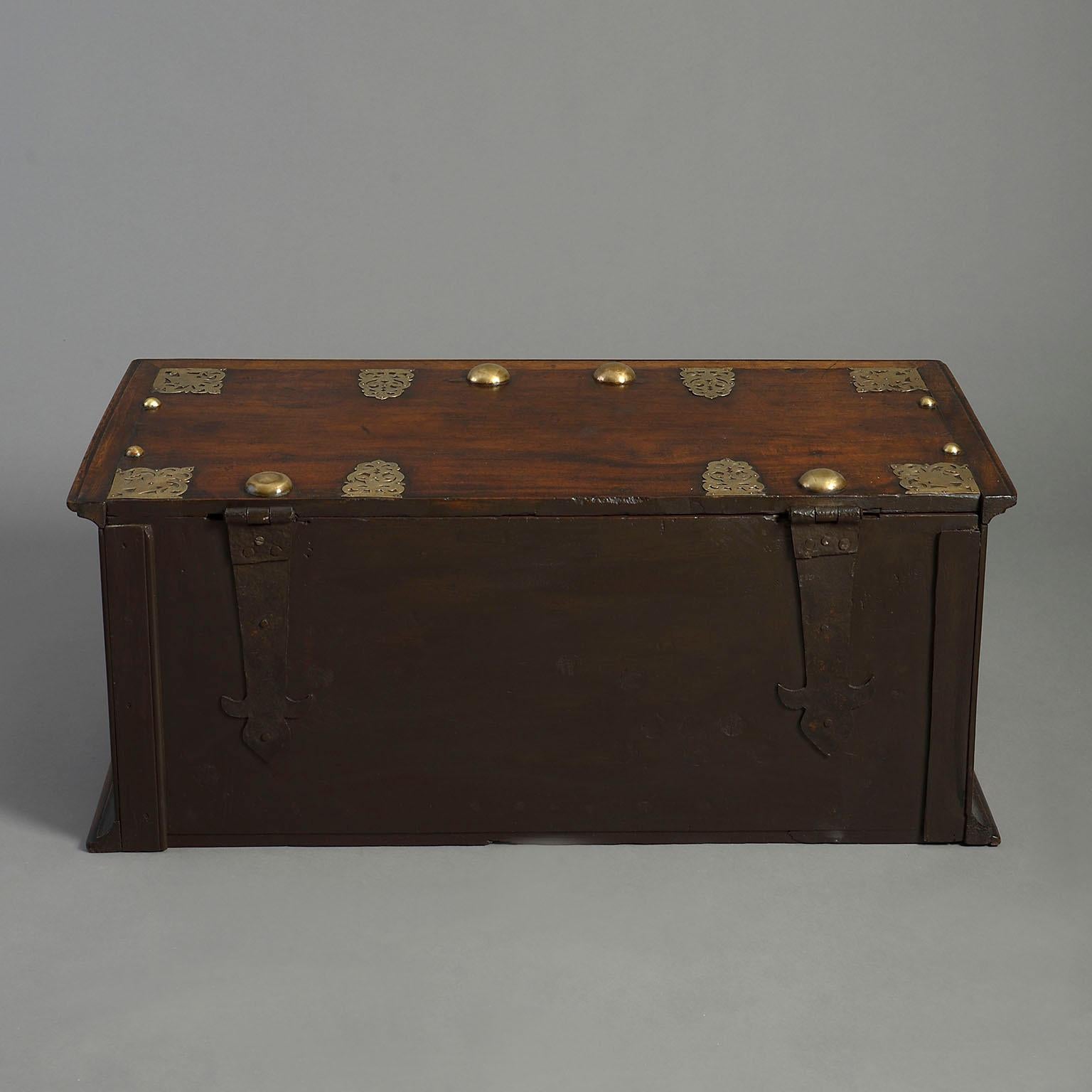 Fine 18th Century Hardwood and Brass Mounted Chest In Good Condition In London, GB
