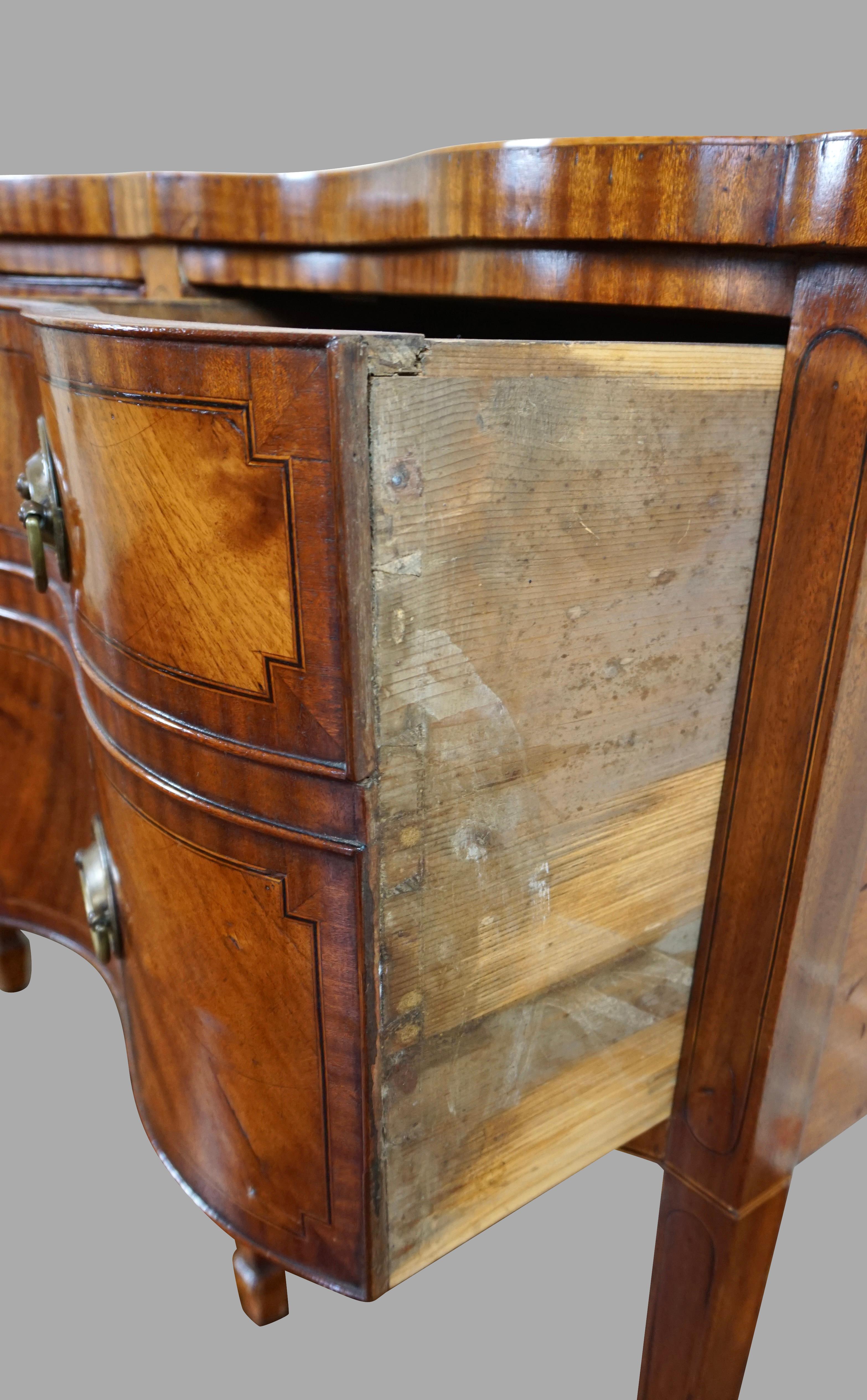 Fine 18th Century Hepplewhite Inlaid Mahogany Serpentine Sideboard 3