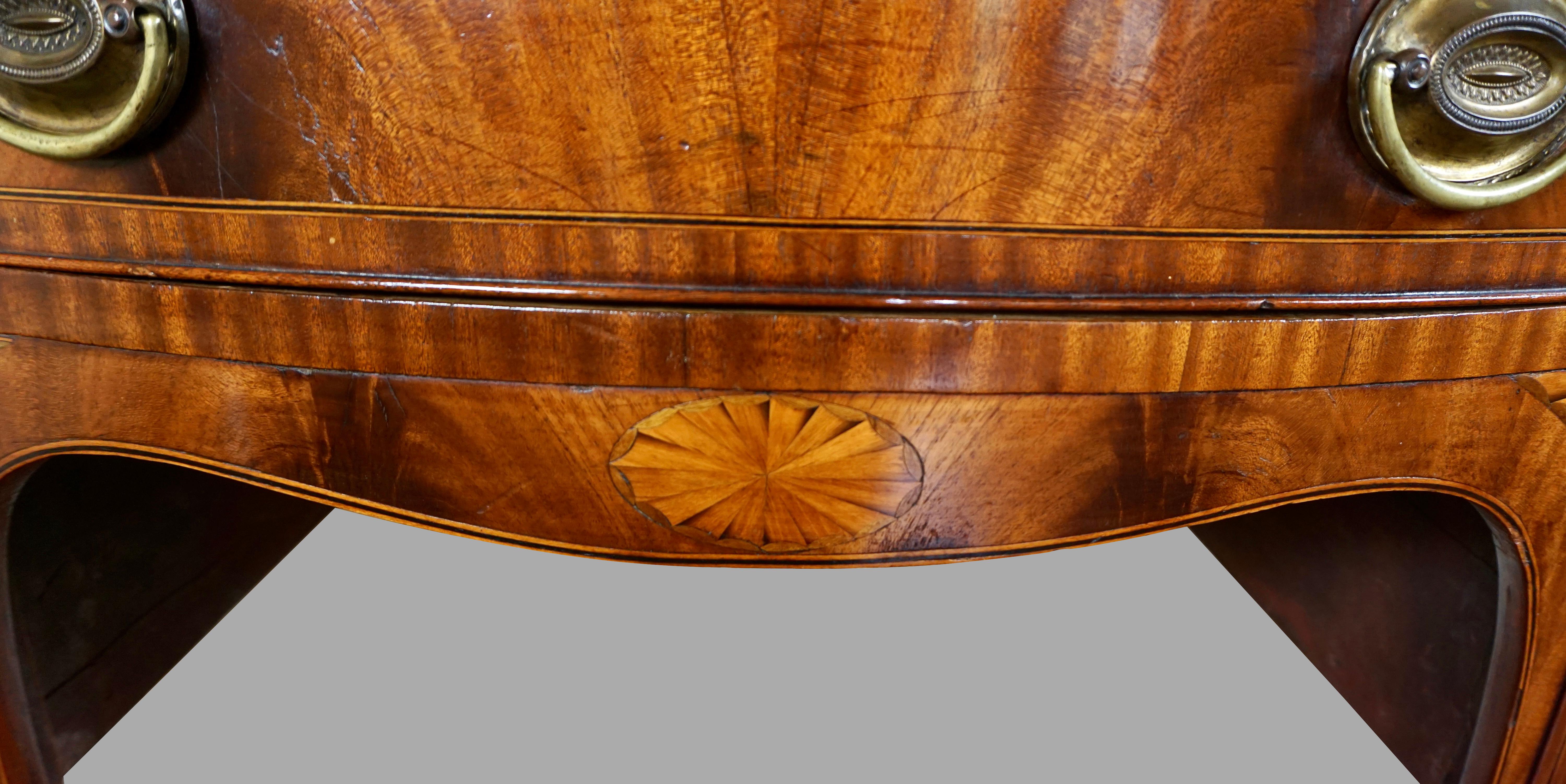 Fine 18th Century Hepplewhite Inlaid Mahogany Serpentine Sideboard In Good Condition In San Francisco, CA