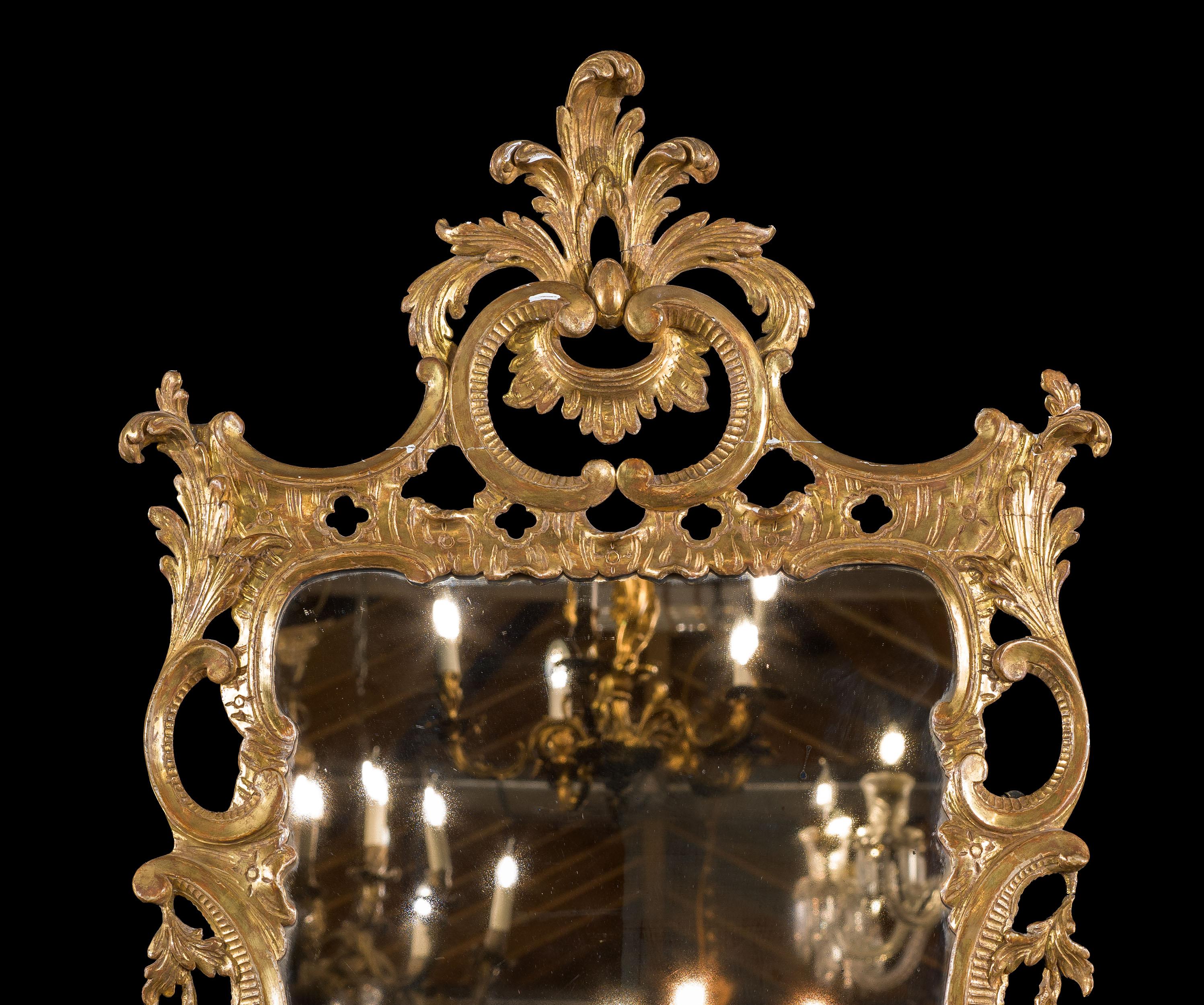 Miroir mural en bois doré rococo du 18e siècle Bon état - En vente à London, GB
