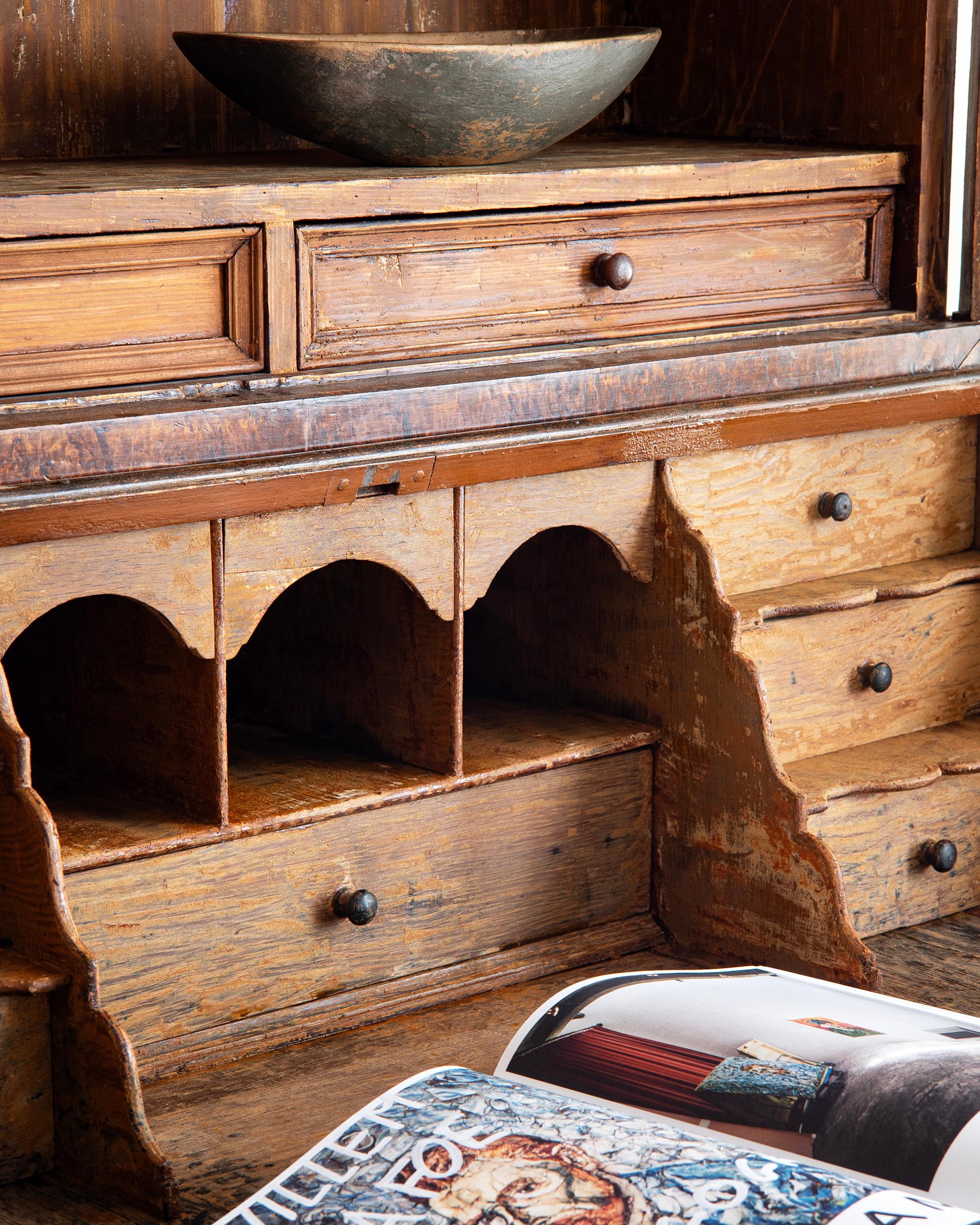 Fino mueble secreter barroco sueco del siglo XVIII en venta 3