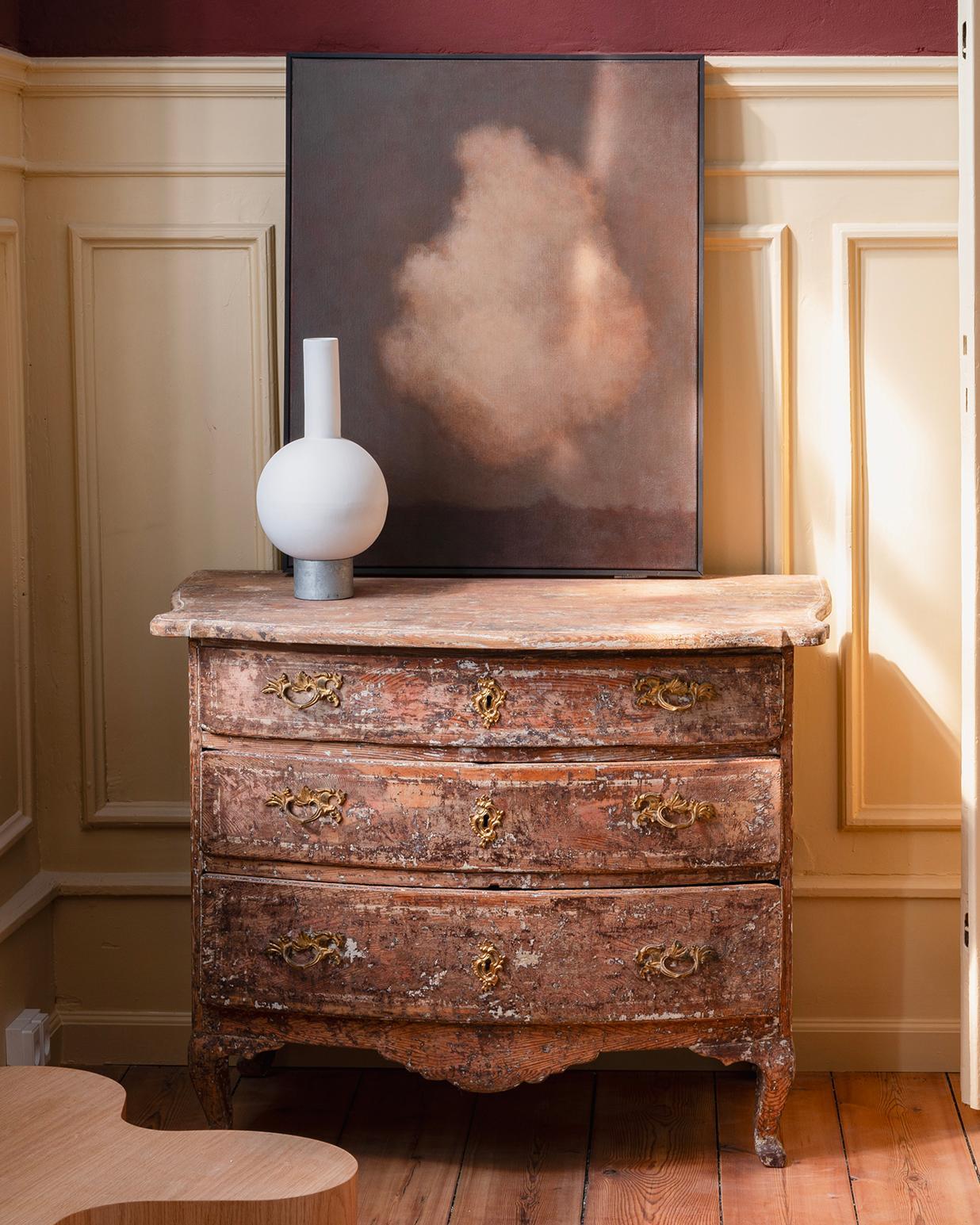 Fine 18th Century Swedish Rococo Commode In Good Condition For Sale In Bozeman, MT