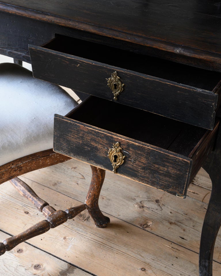 Fine 18th Century Swedish Rococo Desk For Sale 1