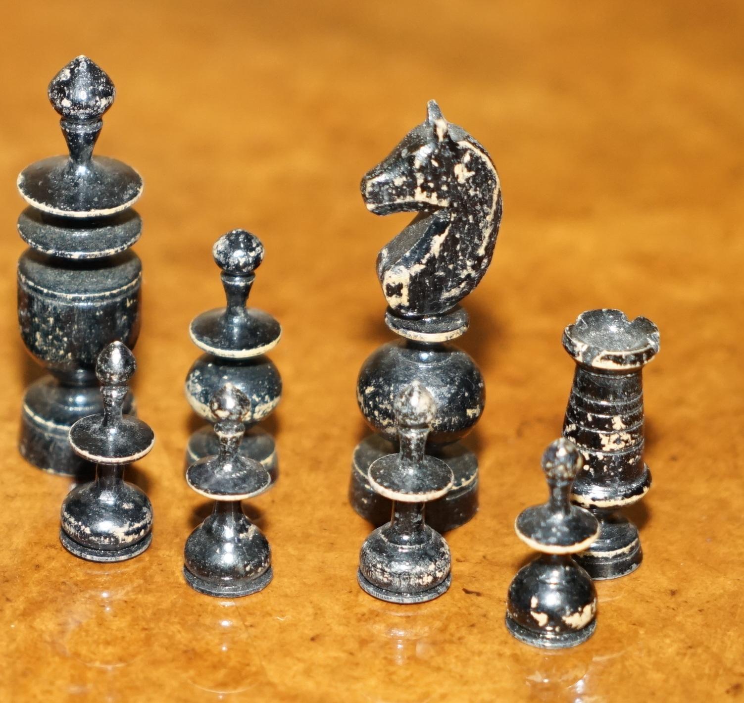 FINE 18TH CENTURY TURNED CASTLE POT HOLDING PERiOD CARVED CHESS SET MUST SEE For Sale 7