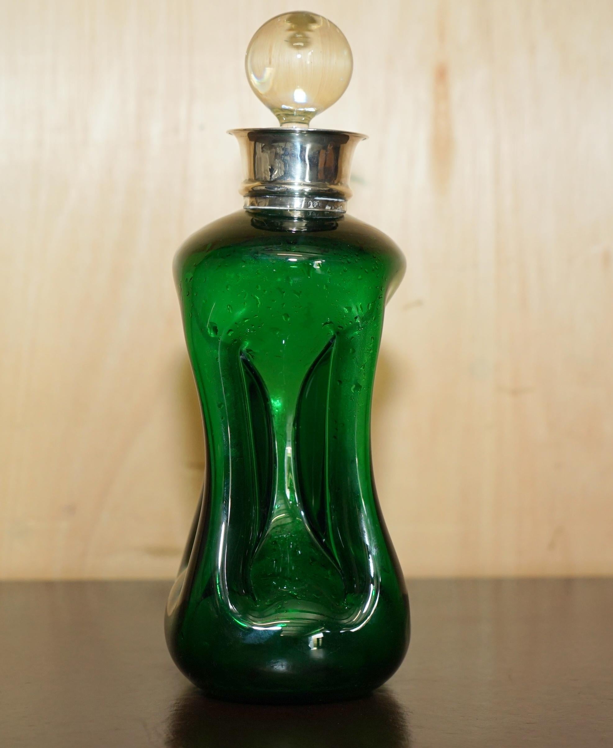 English FINE 1904 ANTIQUE GREEN WINE PORT SPIRIT DECANTER WiTH STERLING SILVER COLLAR For Sale