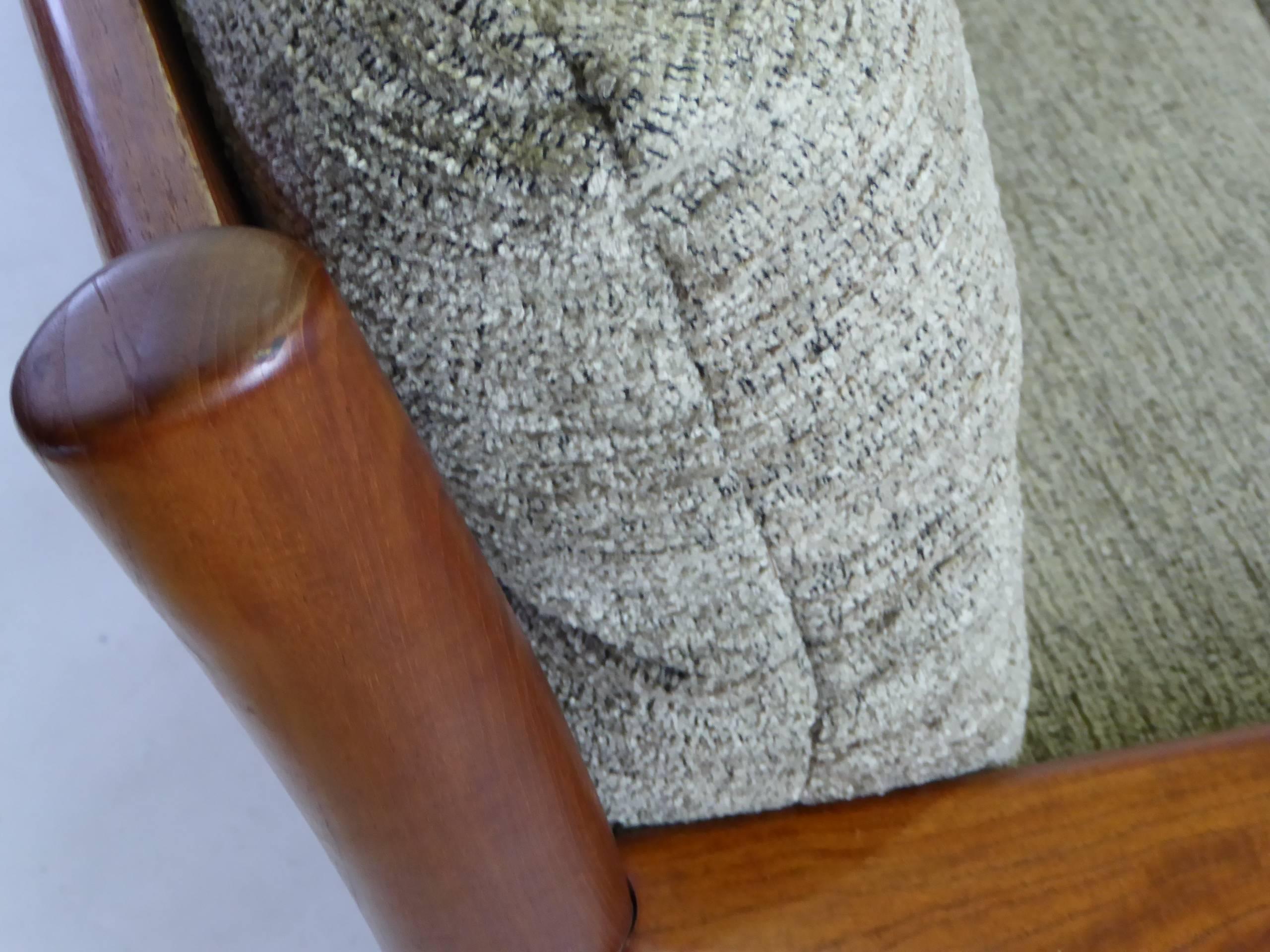 Mid-20th Century Fine 1960s Dyrlund Teak Sofa Denmark with Chenille Cushions