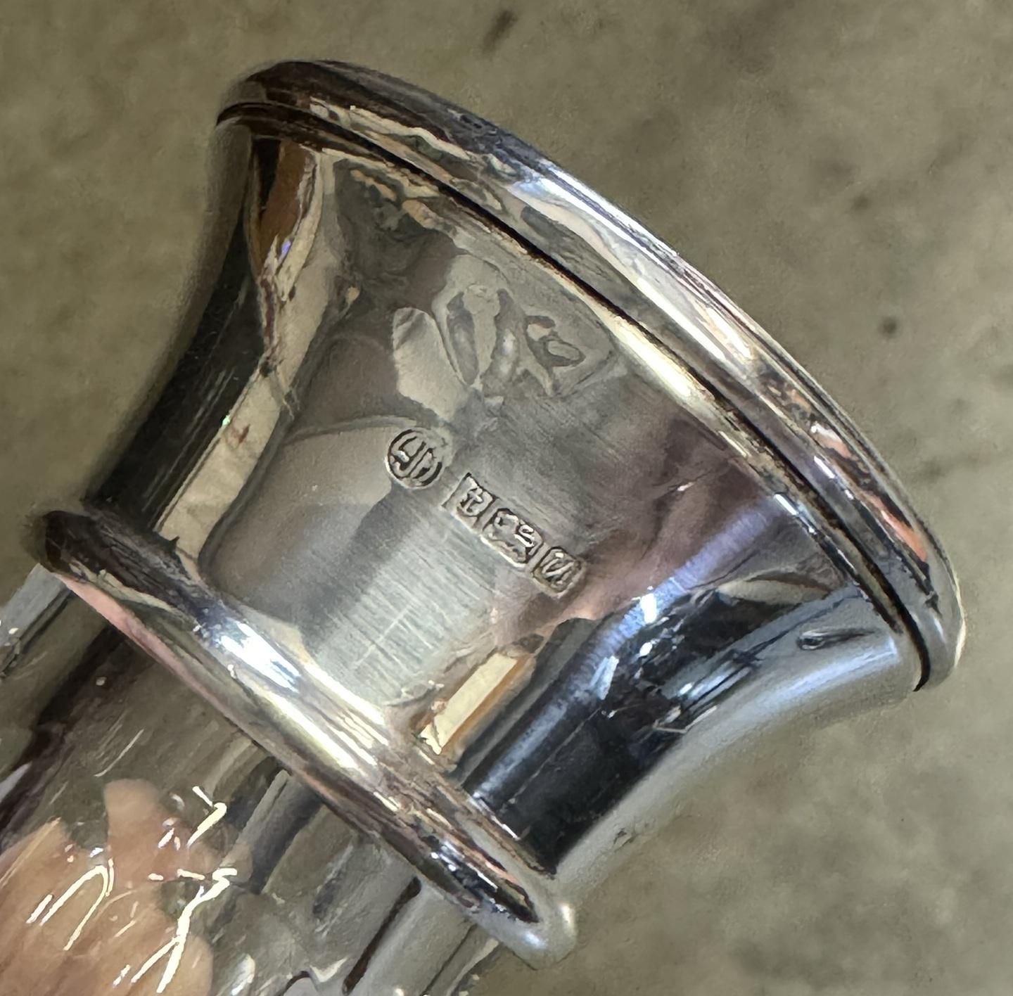 FiNE 1969 VINTAGE WINE OR SHERRY SPIRIT DECANTER WITH STERLING SILVER COLLAR In Good Condition For Sale In West Sussex, Pulborough