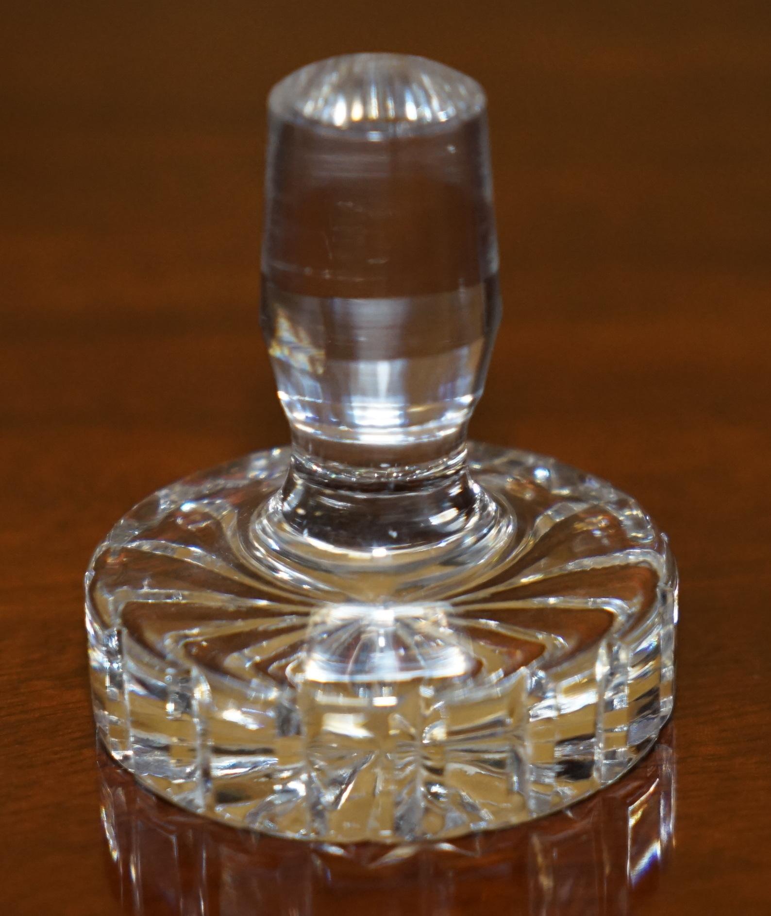 fino decantador antiguo de whisky de david shaw de 1978 con collar de plata esternalda Plata esterlina en venta
