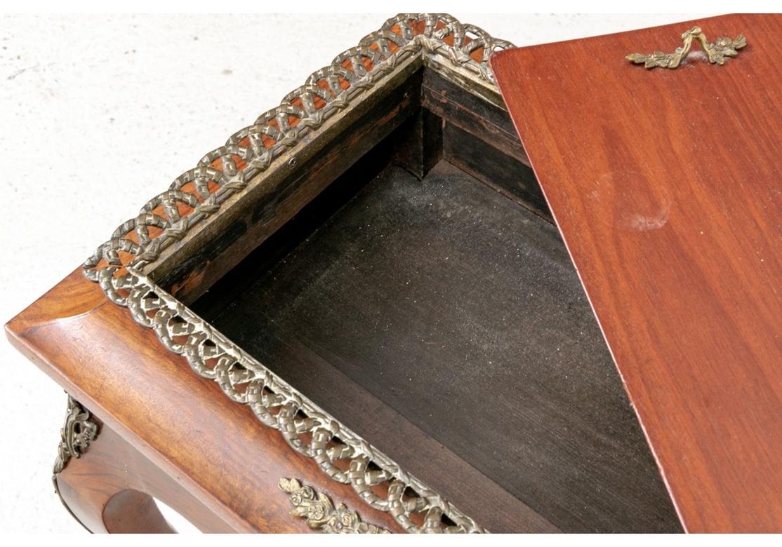 Fine 19th C. Figured Mahogany Planter Stand en vente 4
