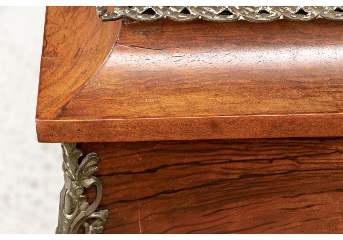 Laiton Fine 19th C. Figured Mahogany Planter Stand en vente
